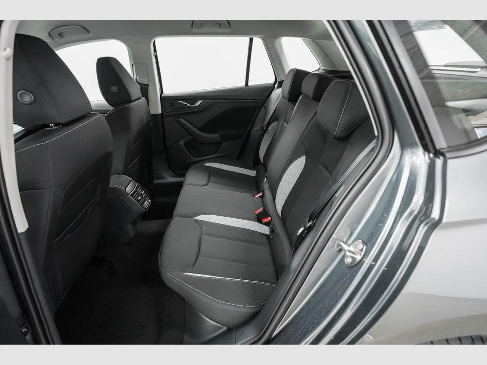 Skoda Kamiq 1,0 TSI DSG (2026) - Photo 15