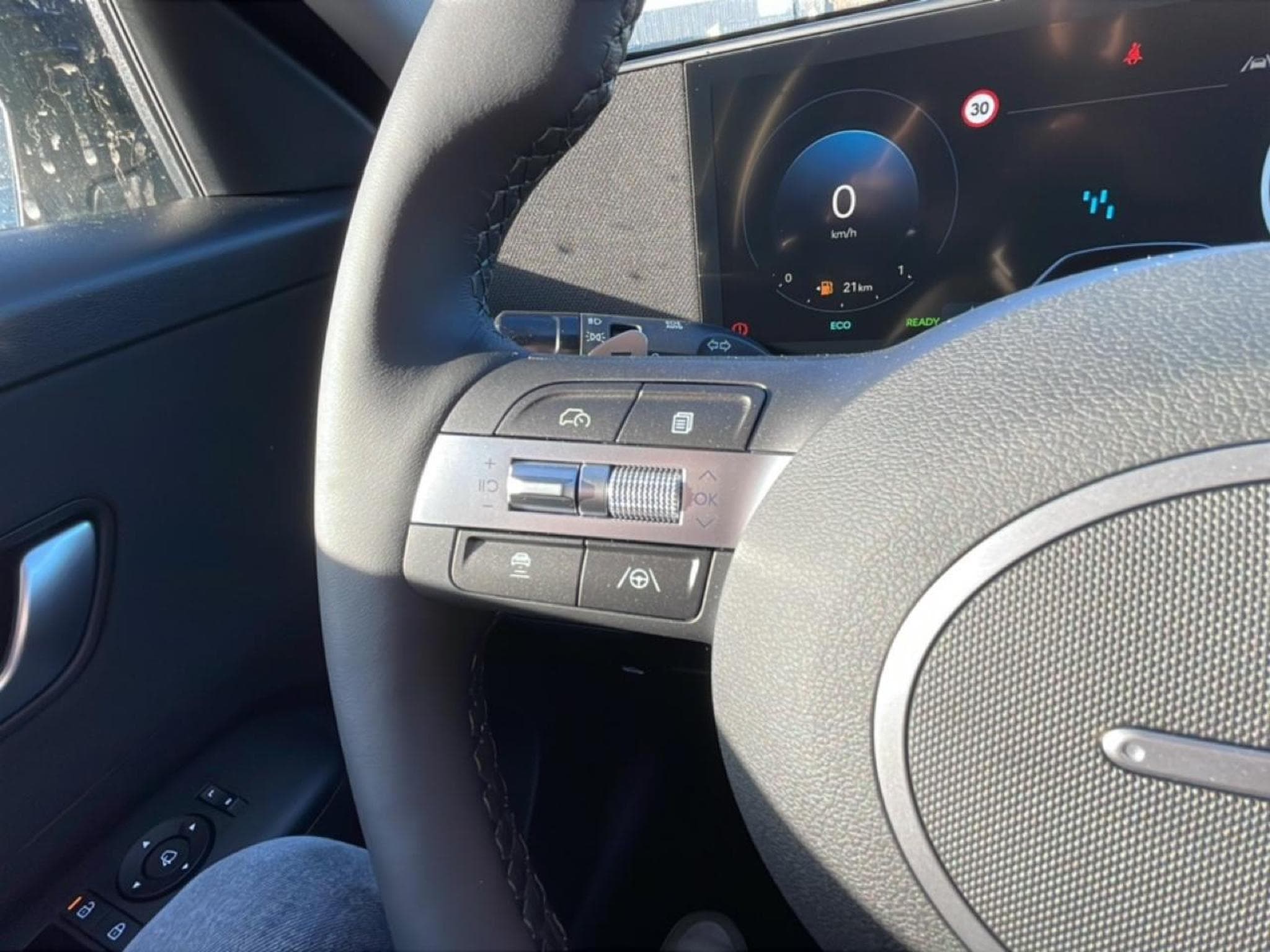 Hyundai KONA 1.6 GDI 138 HYBRID CREATIVE DCT-6 (2025) - Photo 12