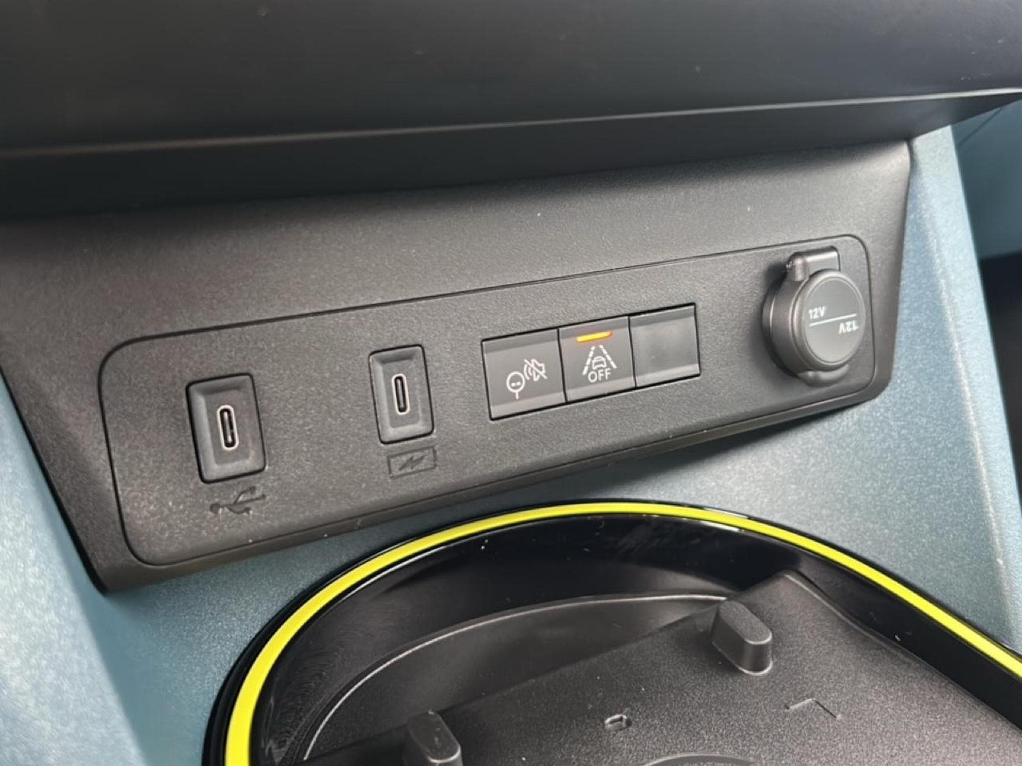 Fiat GRANDE PANDA 1.2 HYBRID 100 LA PRIMA EDCT6 (2025) - Photo 20