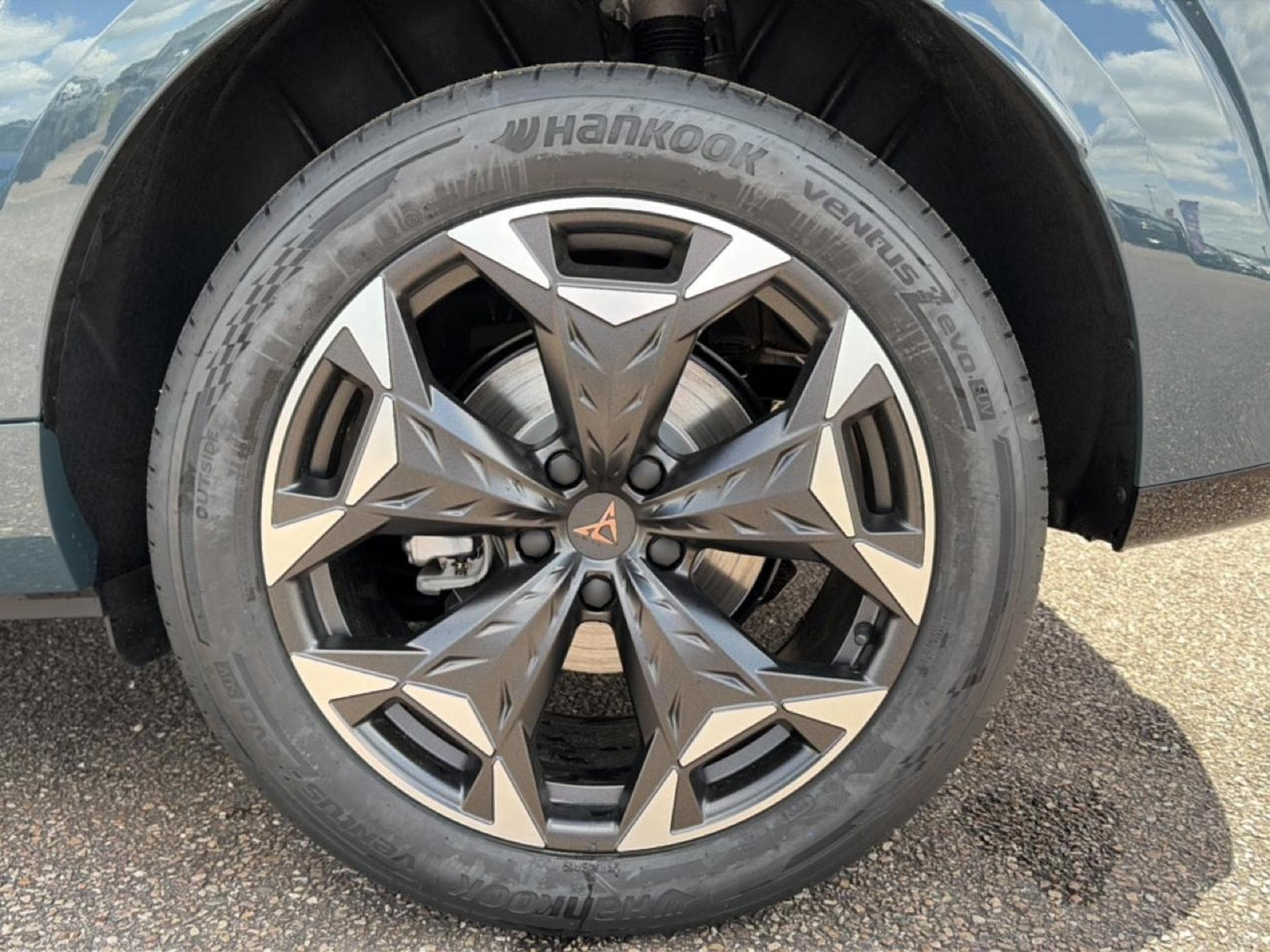 Cupra TERRAMAR 1.5 ETSI HYBRID 150 V DSG7 (2026) - Photo 9