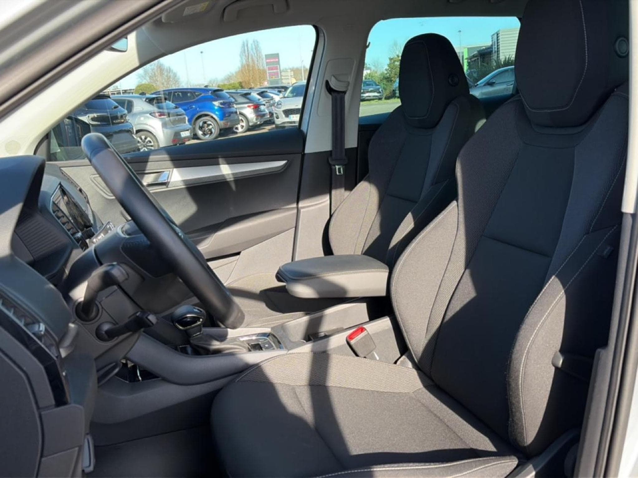 Skoda KAROQ 1.5 TSI 150 SELECTION DSG7 (2025) - Photo 13