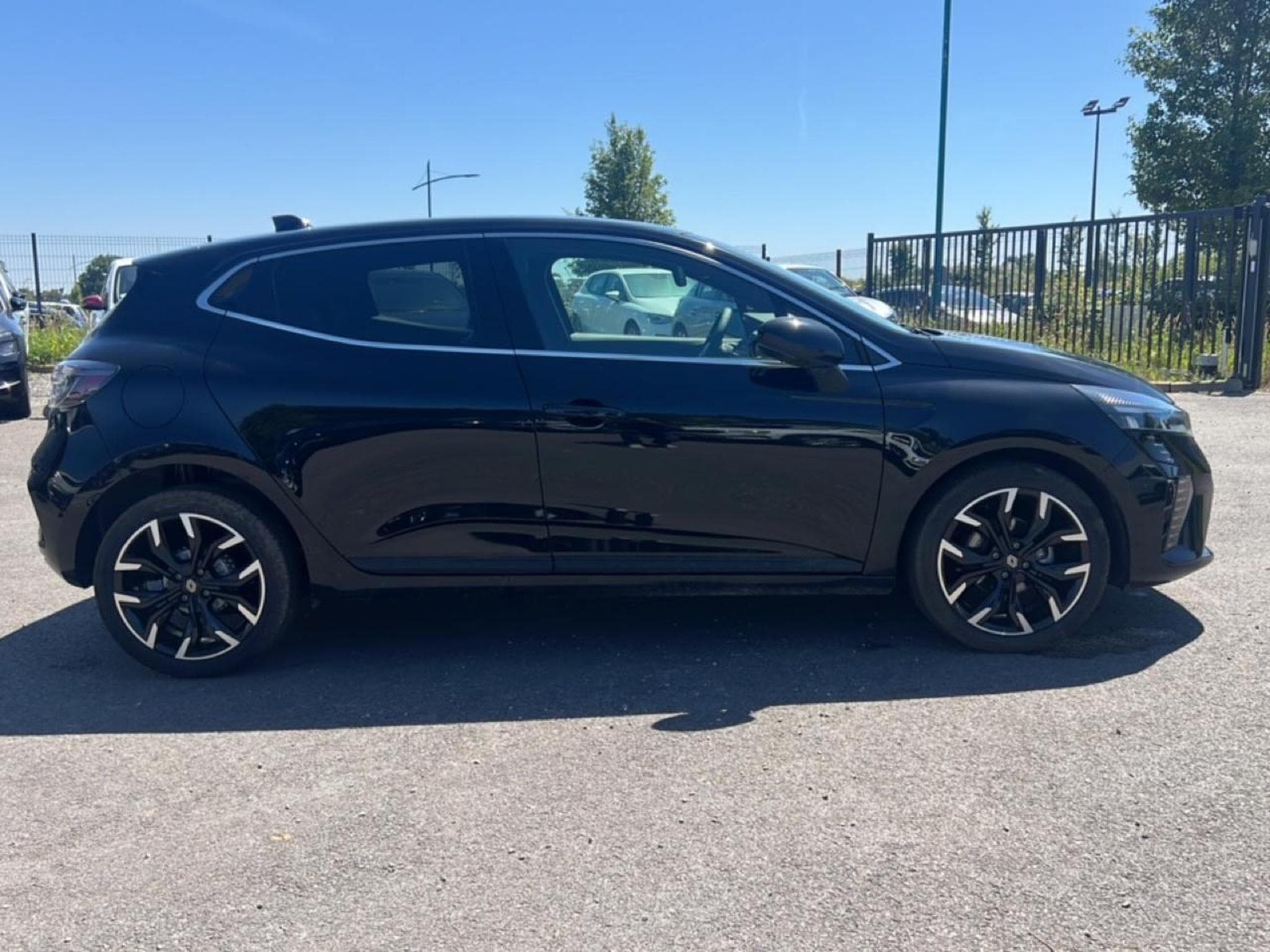 Renault Clio 1.0 TCE 90 TECHNO (2025) - Photo 4