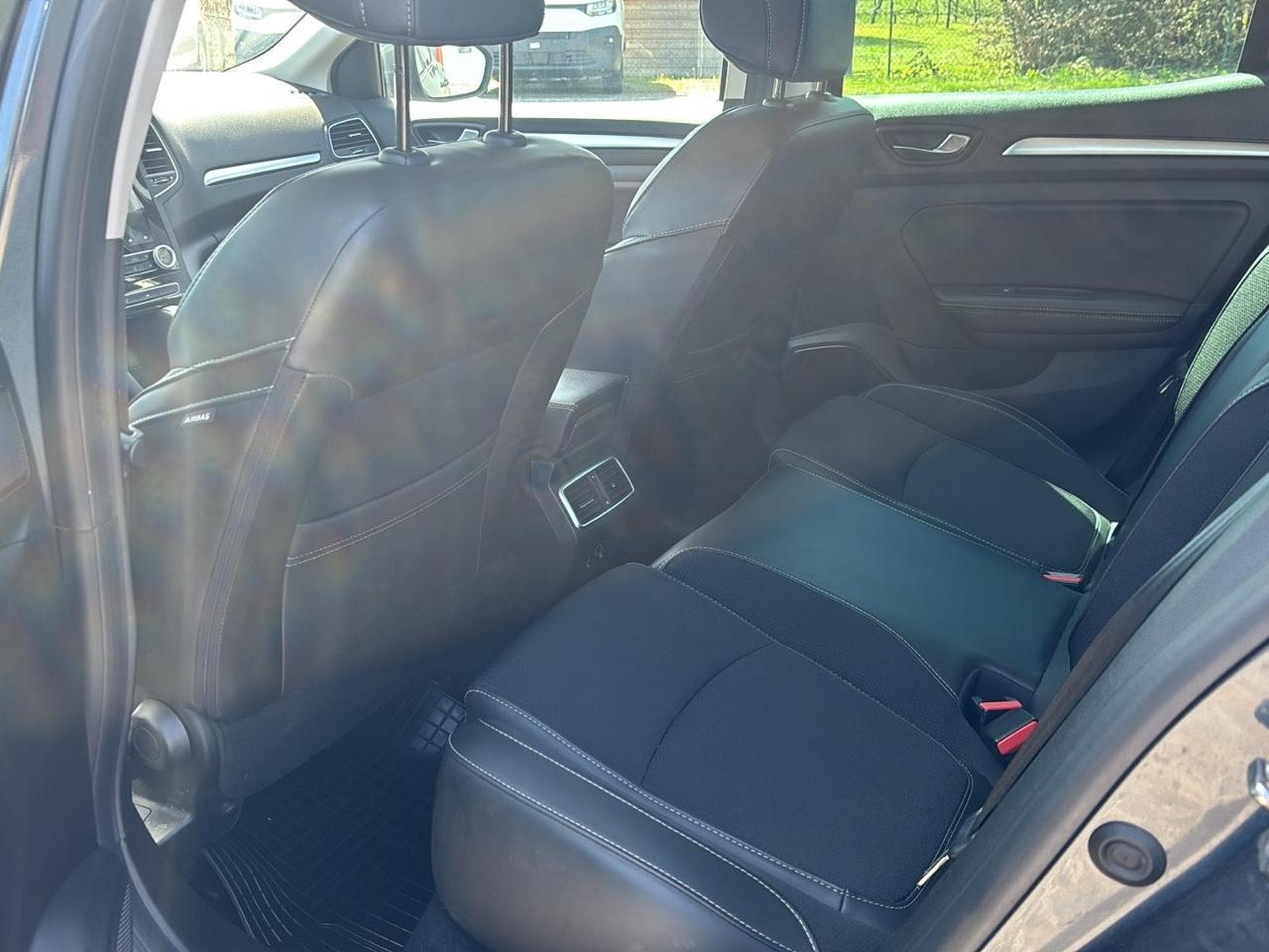 Renault Megane 1.5 BLUE DCI 115 TECHNO EDC (2023) - Photo 13