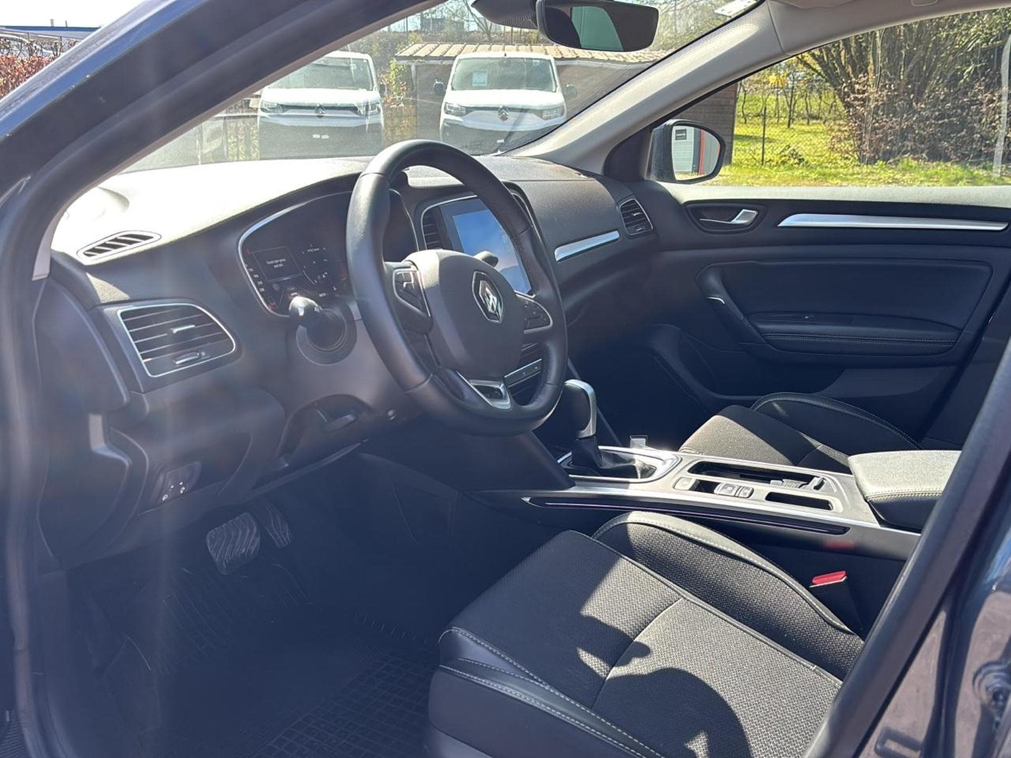 Renault Megane 1.5 BLUE DCI 115 TECHNO EDC (2023) - Photo 11