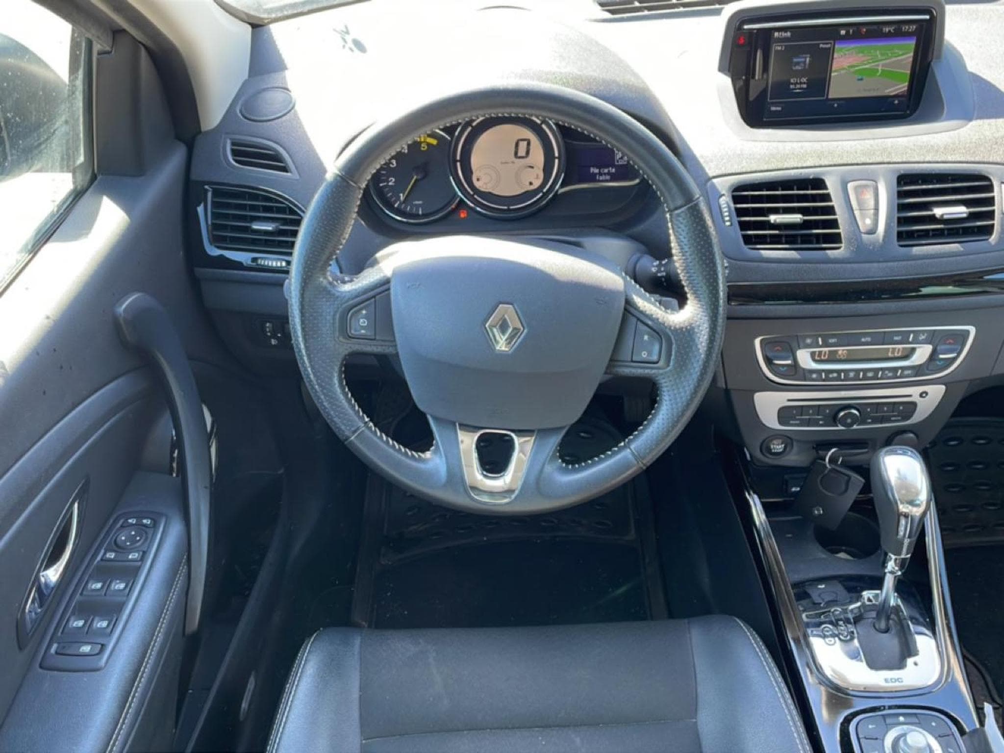 Renault Megane 1.5 DCI 110 BOSE EDC (2015) - Photo 10
