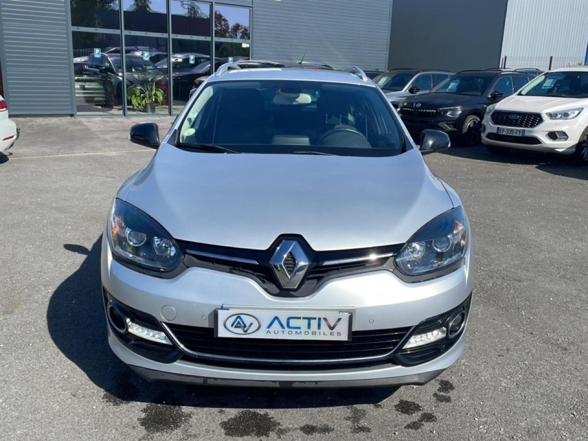 Renault Megane 1.5 DCI 110 BOSE EDC (2015) - Photo 2