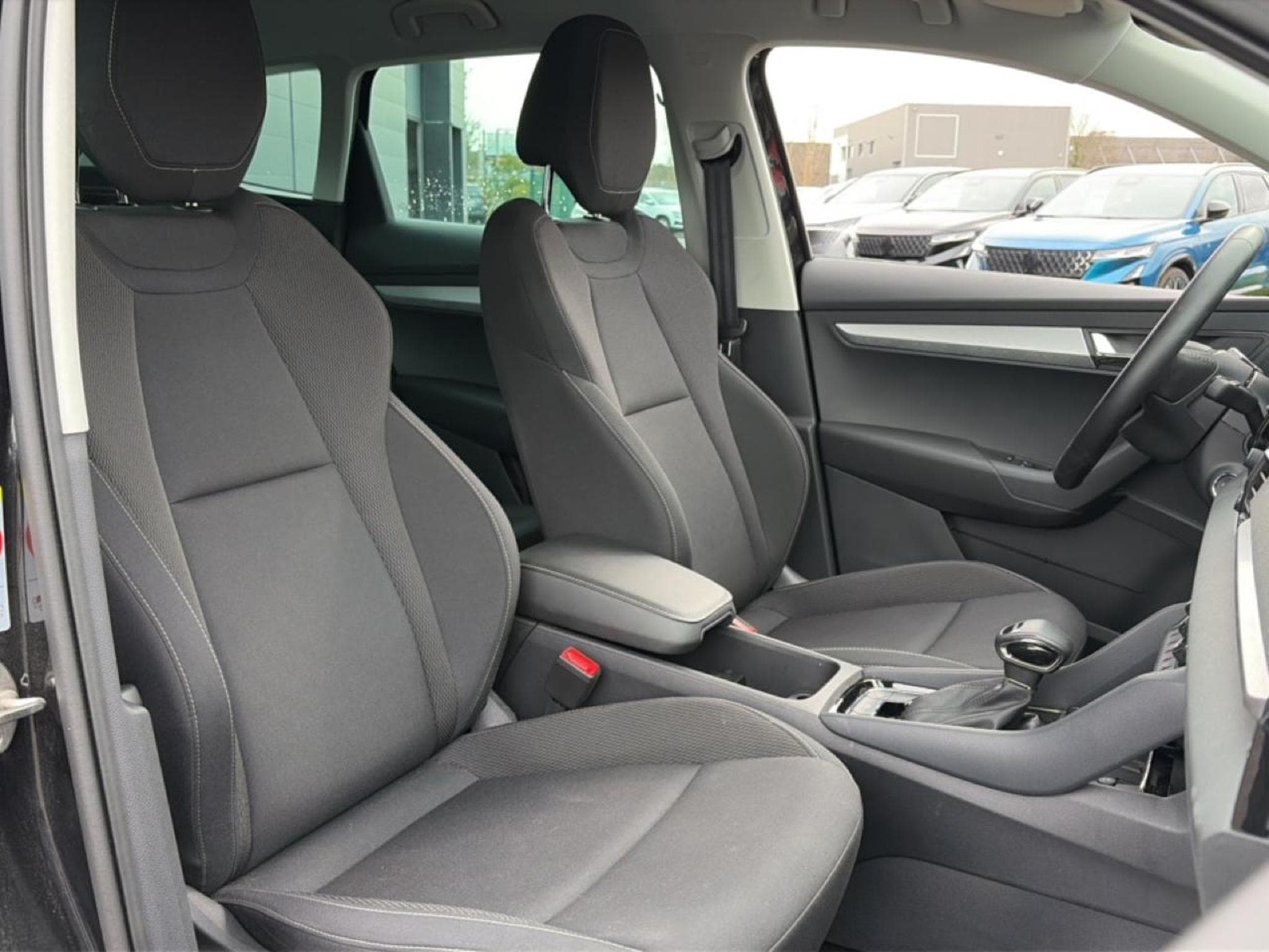 Skoda KAROQ 1.5 TSI 150 SELECTION DSG7 (2025) - Photo 16