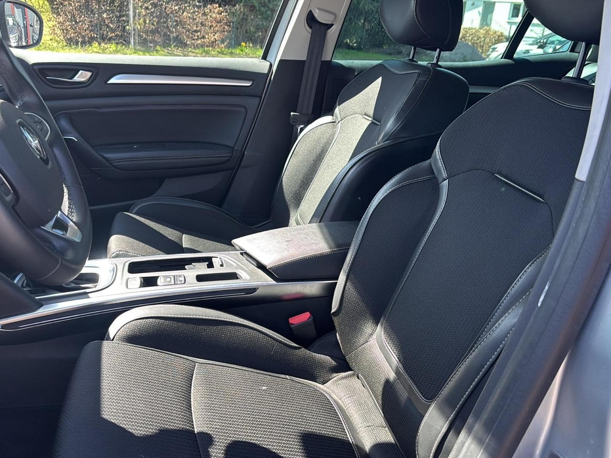 Renault Megane 1.5 BLUE DCI 115 TECHNO EDC (2023) - Photo 12