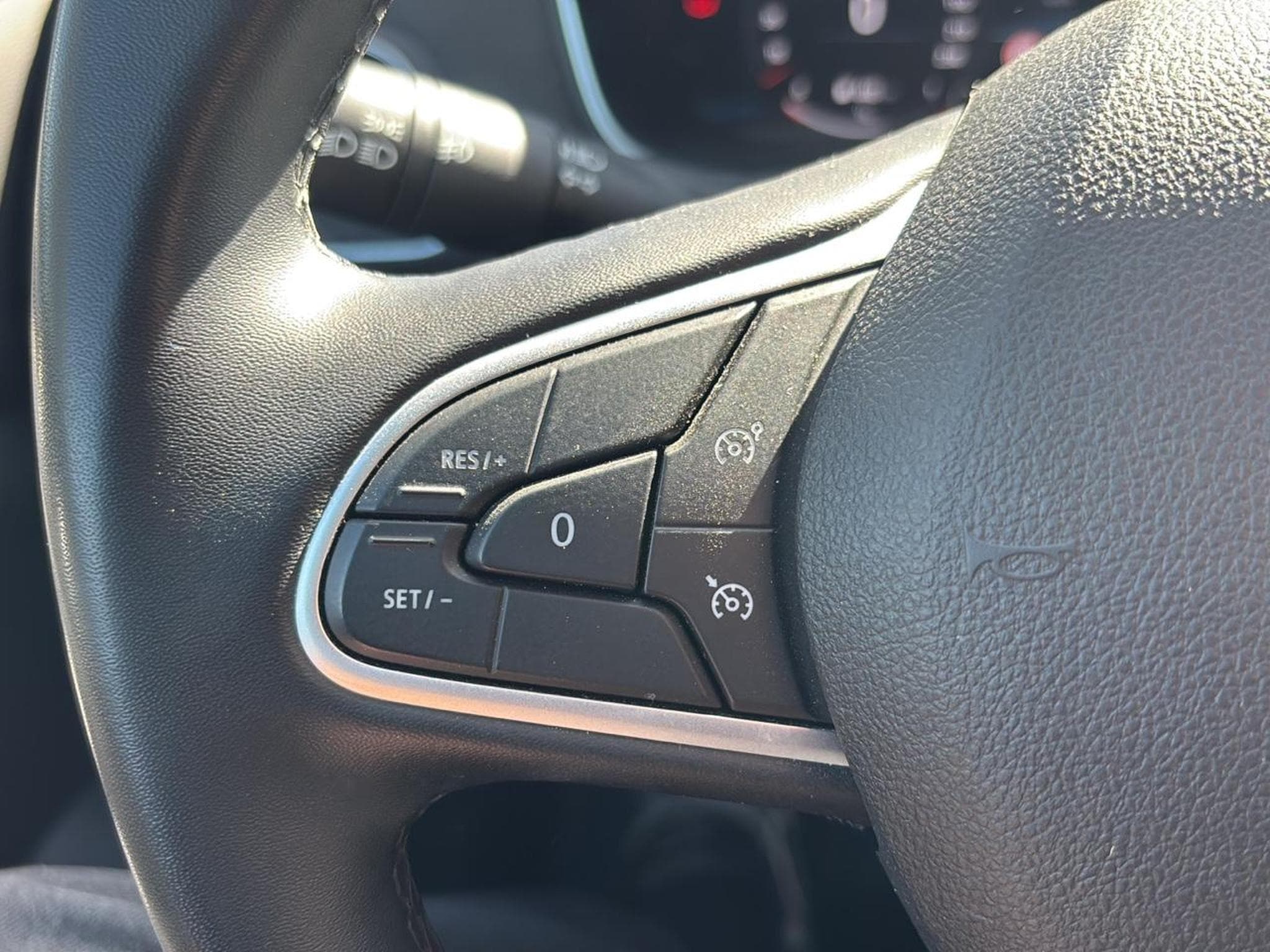 Renault Megane 1.5 BLUE DCI 115 TECHNO EDC (2023) - Photo 18