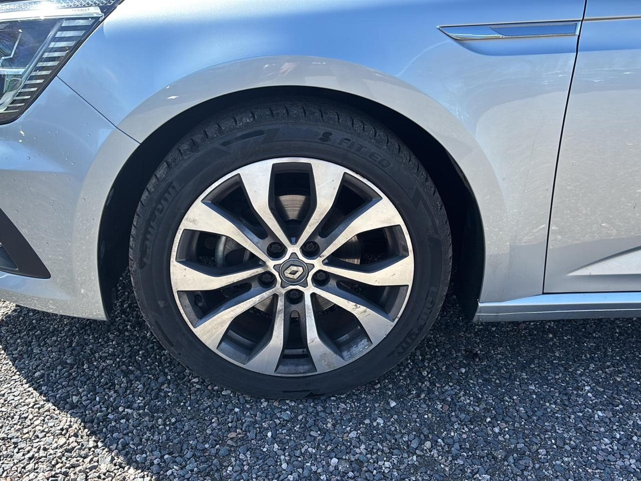 Renault Megane 1.5 BLUE DCI 115 TECHNO EDC (2023) - Photo 9