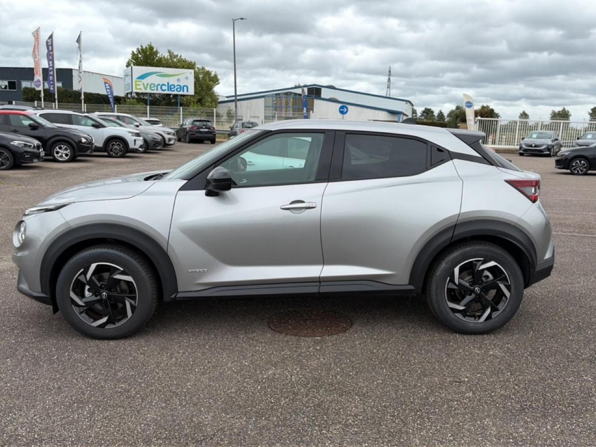 Nissan JUKE 1.6 HYBRID 143 N-CONNECTA (2023) - Photo 8