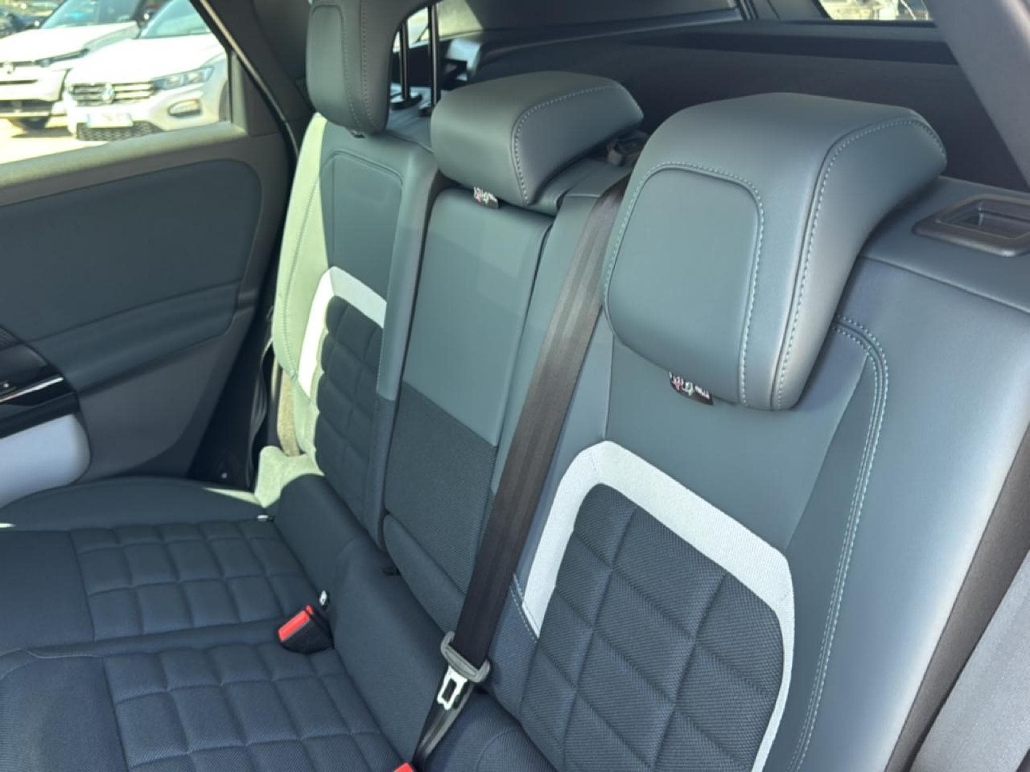 Citroen C5 AIRCROSS 1.2 HYBRIDE 145 PLUS BOITE AUTOMATIQUE (2026) - Photo 15
