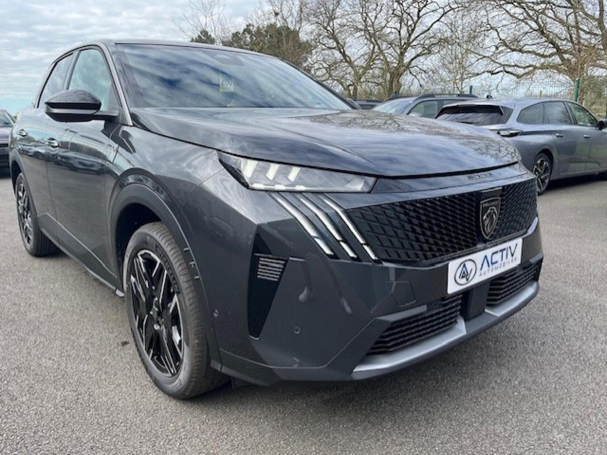 Peugeot 3008 1.2 HYBRID 136 GT E-DCS6 (2025) - Photo 3