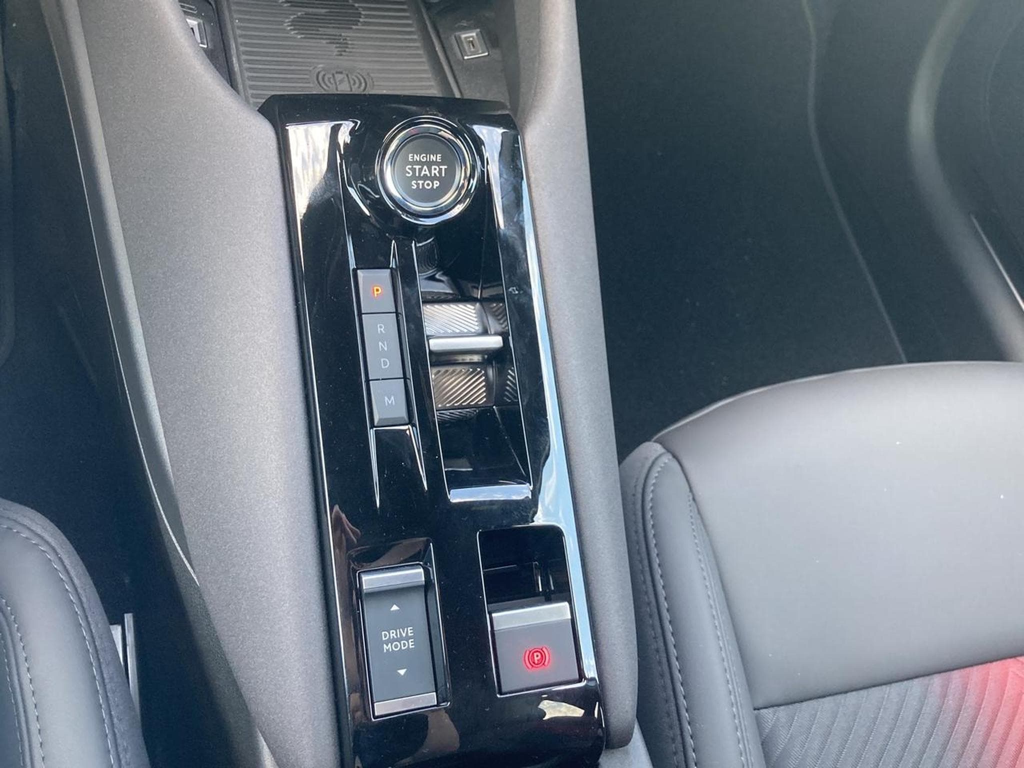 Alfa-Romeo JUNIOR 1.2 IBRIDA 145 SPECIALE E-DCT6 (2026) - Photo 19