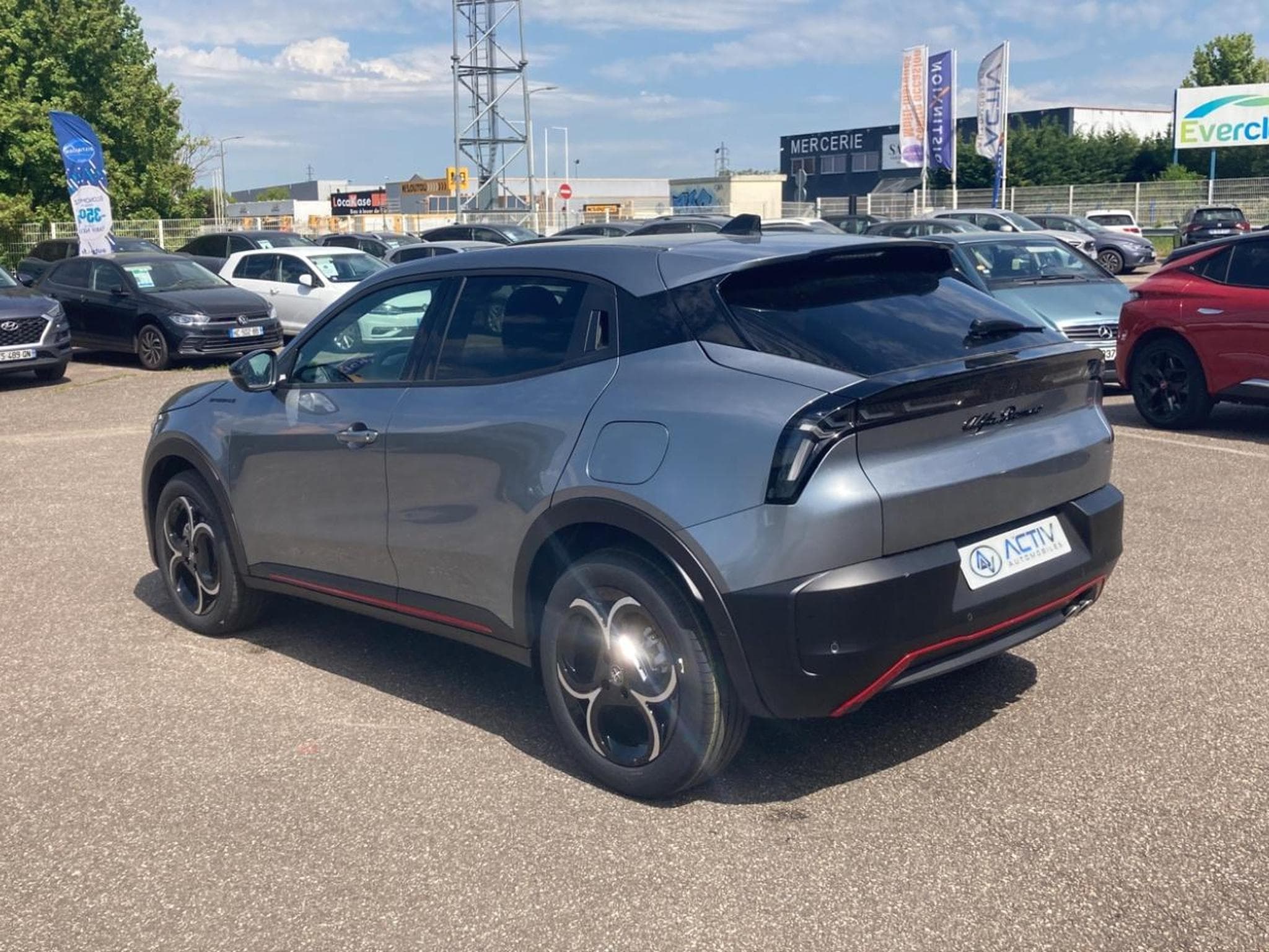 Alfa-Romeo JUNIOR 1.2 IBRIDA 145 SPECIALE E-DCT6 (2026) - Photo 7