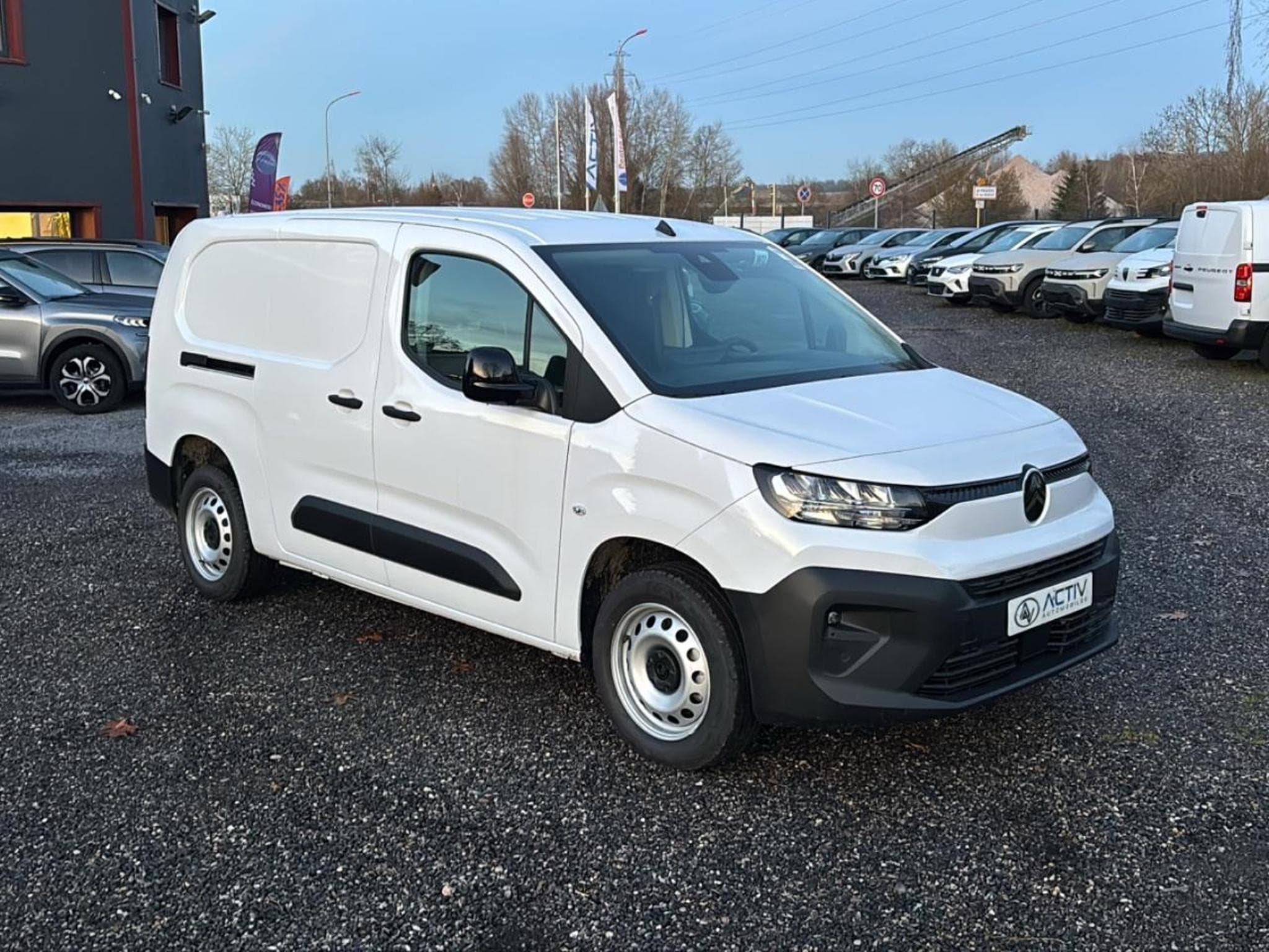 Citroen Berlingo XL 950KG BLUEHDI 130 EAT8 (2025) - Photo 3