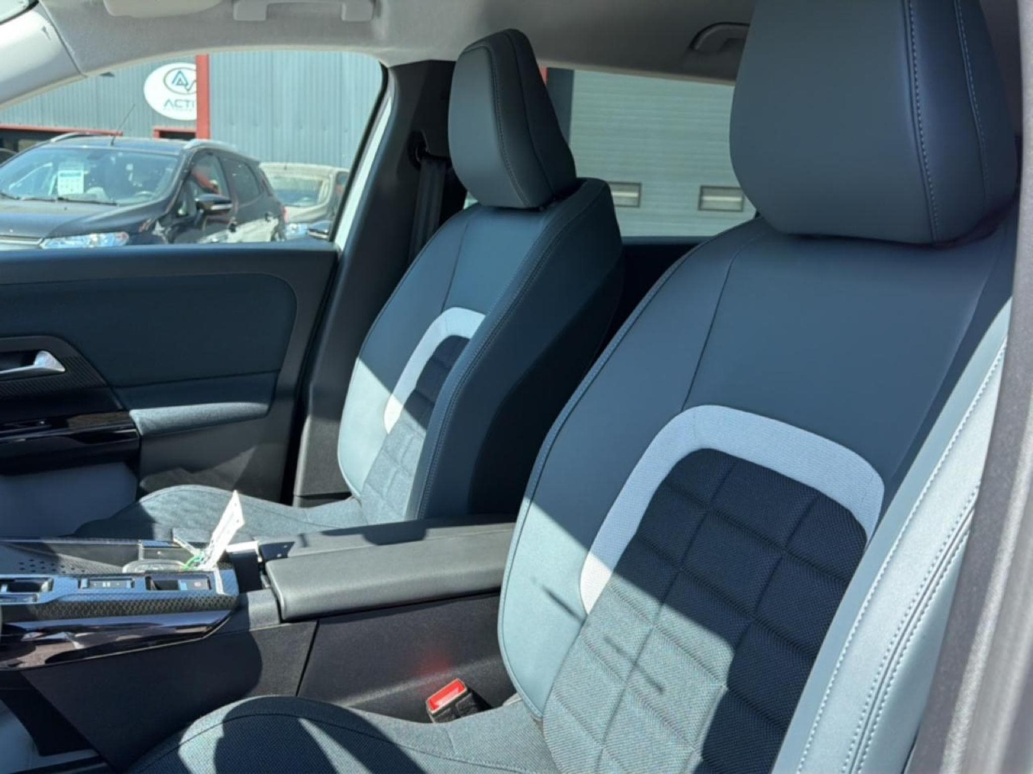Citroen C5 AIRCROSS 1.2 HYBRIDE 145 PLUS BOITE AUTOMATIQUE (2026) - Photo 12