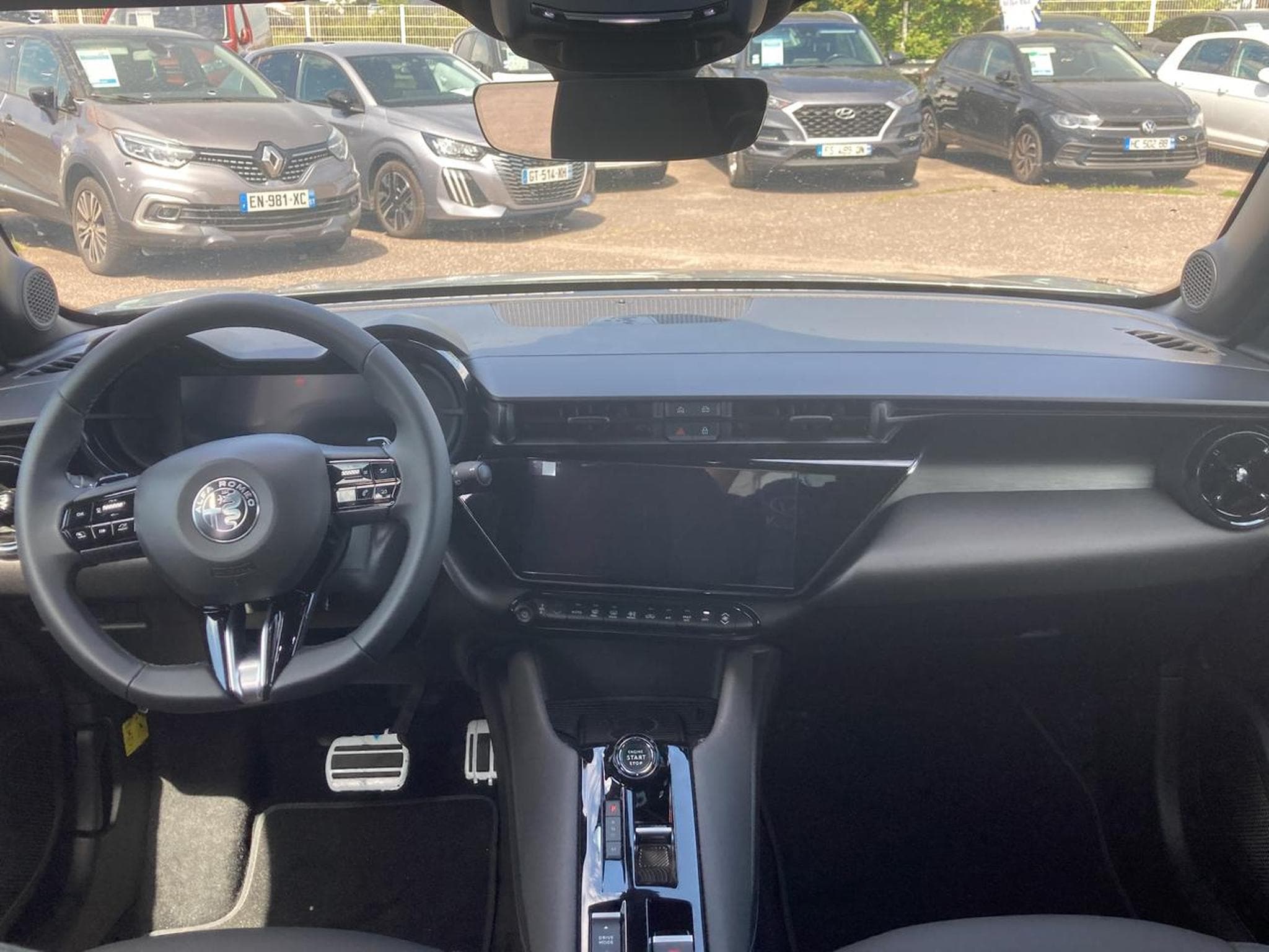 Alfa-Romeo JUNIOR 1.2 IBRIDA 145 SPECIALE E-DCT6 (2026) - Photo 10