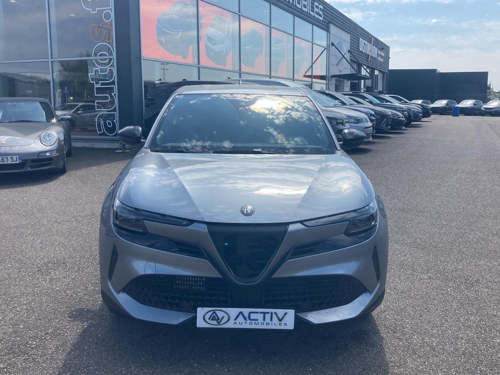 Alfa-Romeo JUNIOR 1.2 IBRIDA 145 SPECIALE E-DCT6 (2026) - Photo 2