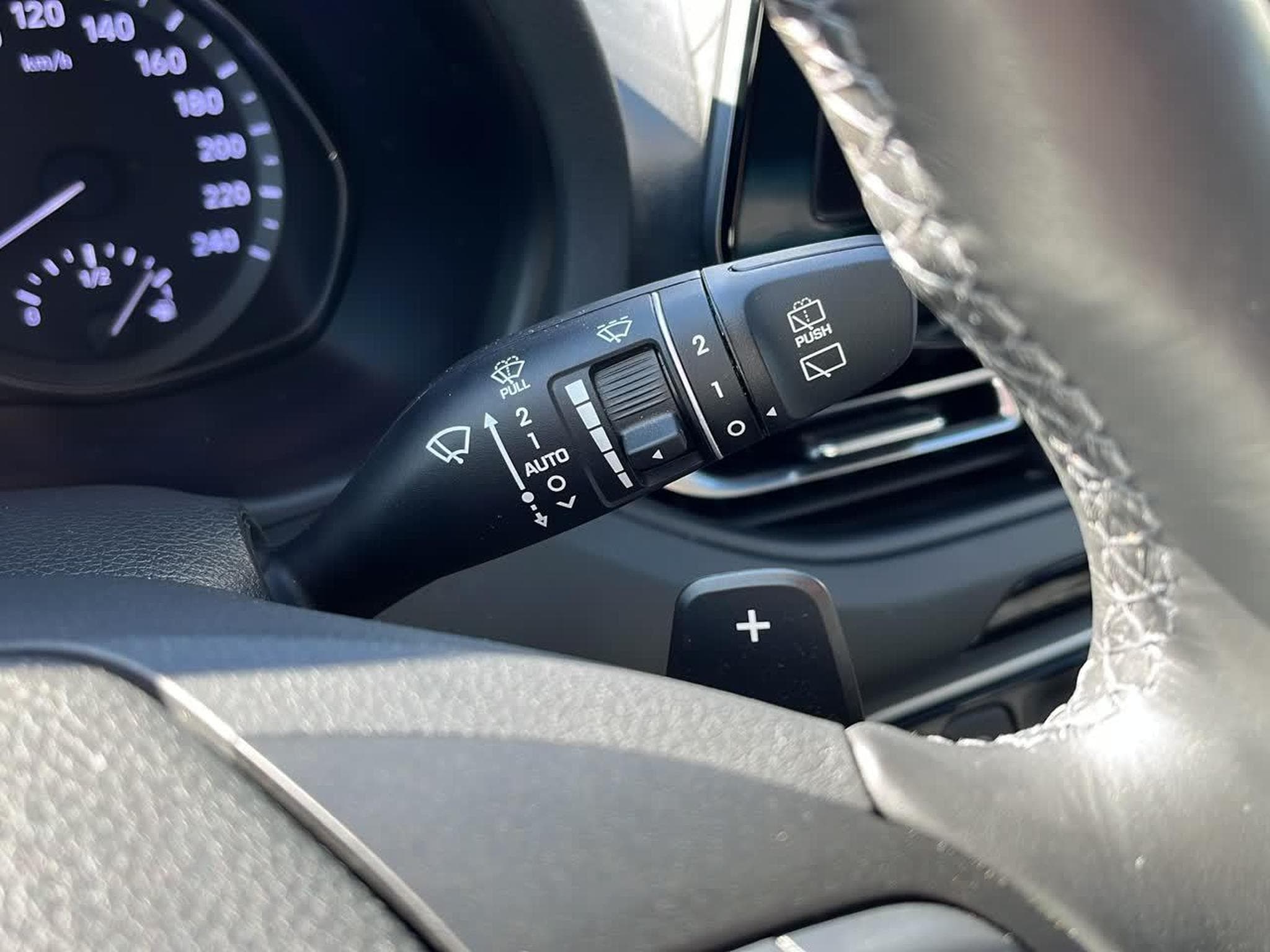 Hyundai I30 1.0 T-GDI 120 HYBRID CREATIVE DCT-7 (2024) - Photo 14