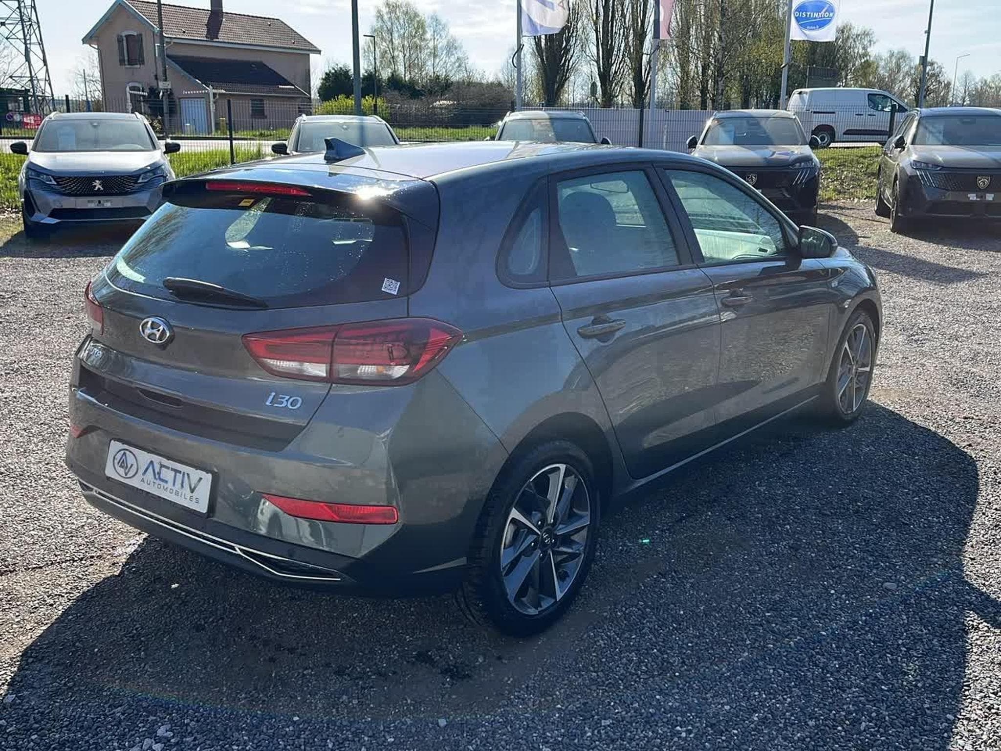 Hyundai I30 1.0 T-GDI 120 HYBRID CREATIVE DCT-7 (2024) - Photo 5