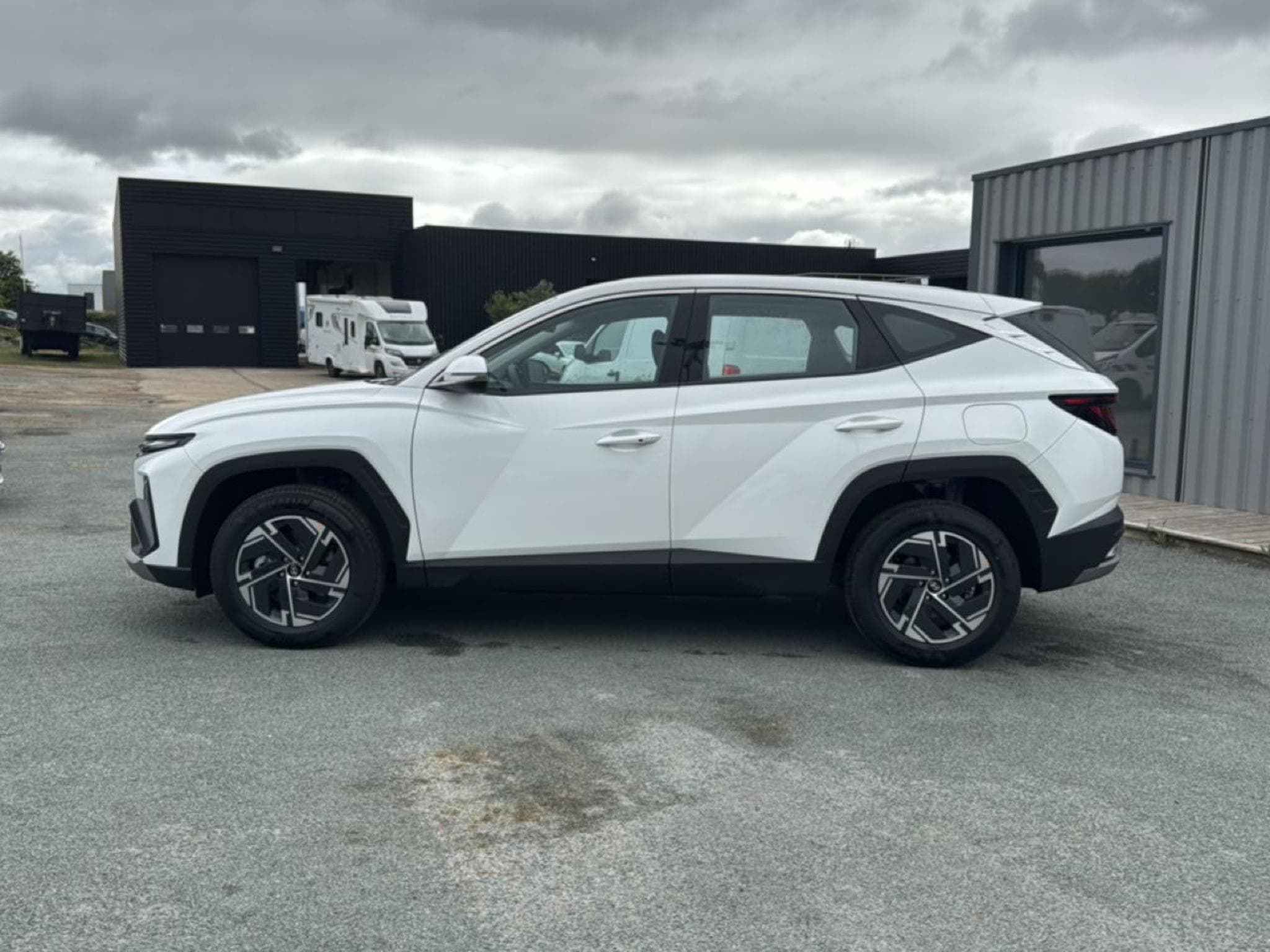 Hyundai TUCSON 1.6 T-GDI 239 HYBRID INTUITIVE (2026) - Photo 8
