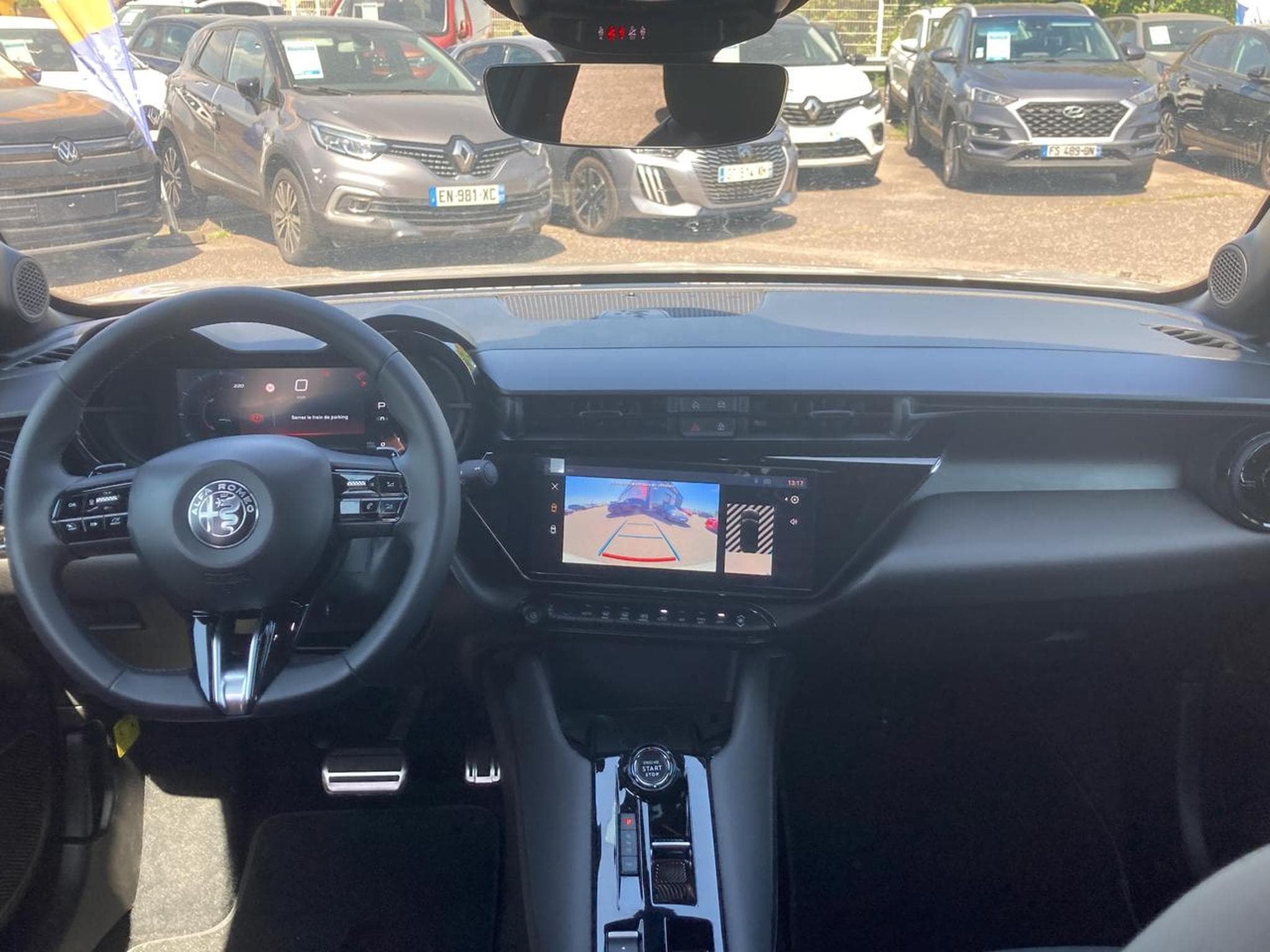 Alfa-Romeo JUNIOR 1.2 IBRIDA 145 SPECIALE E-DCT6 (2026) - Photo 10