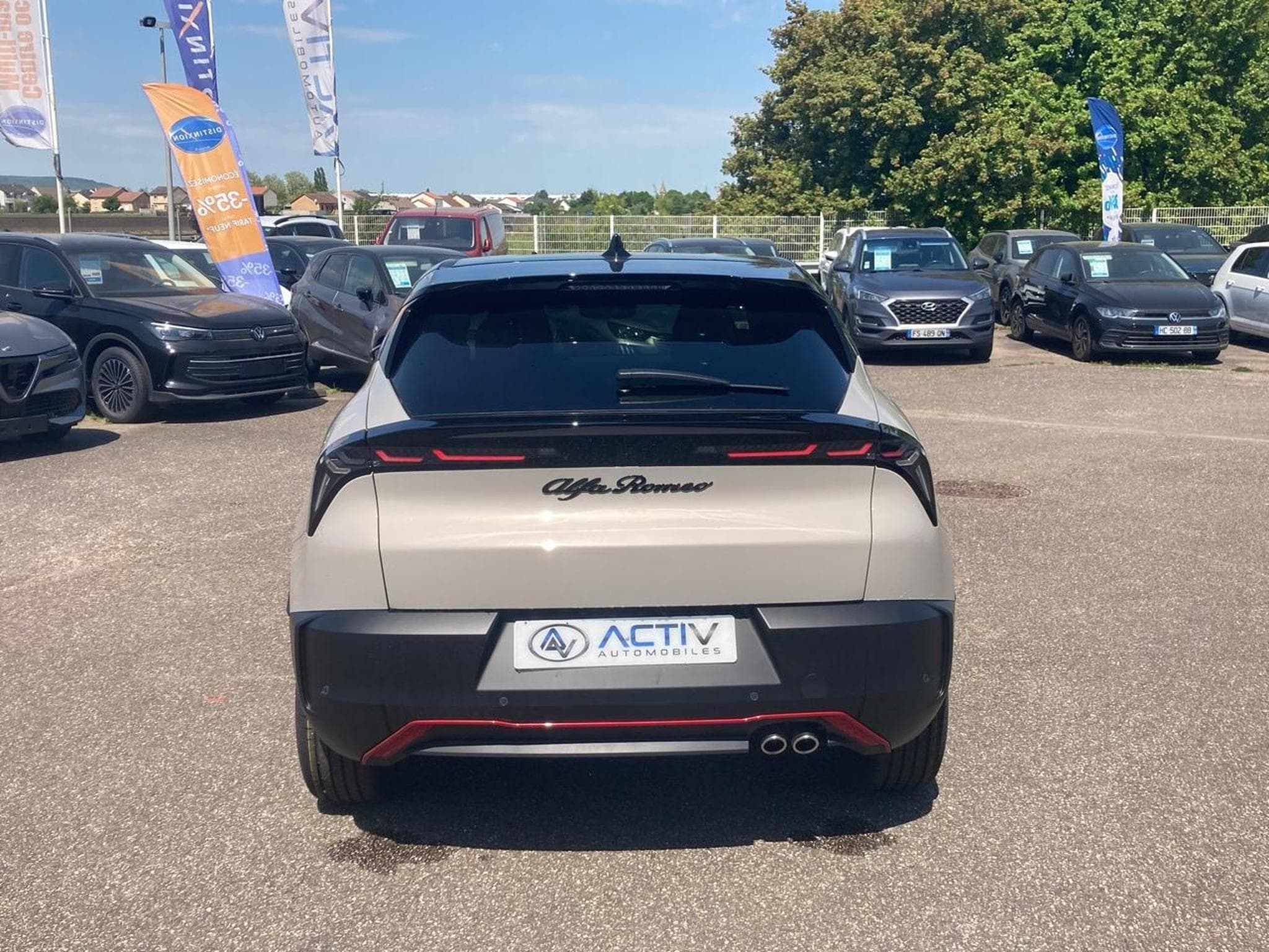 Alfa-Romeo JUNIOR 1.2 IBRIDA 145 SPECIALE E-DCT6 (2026) - Photo 6