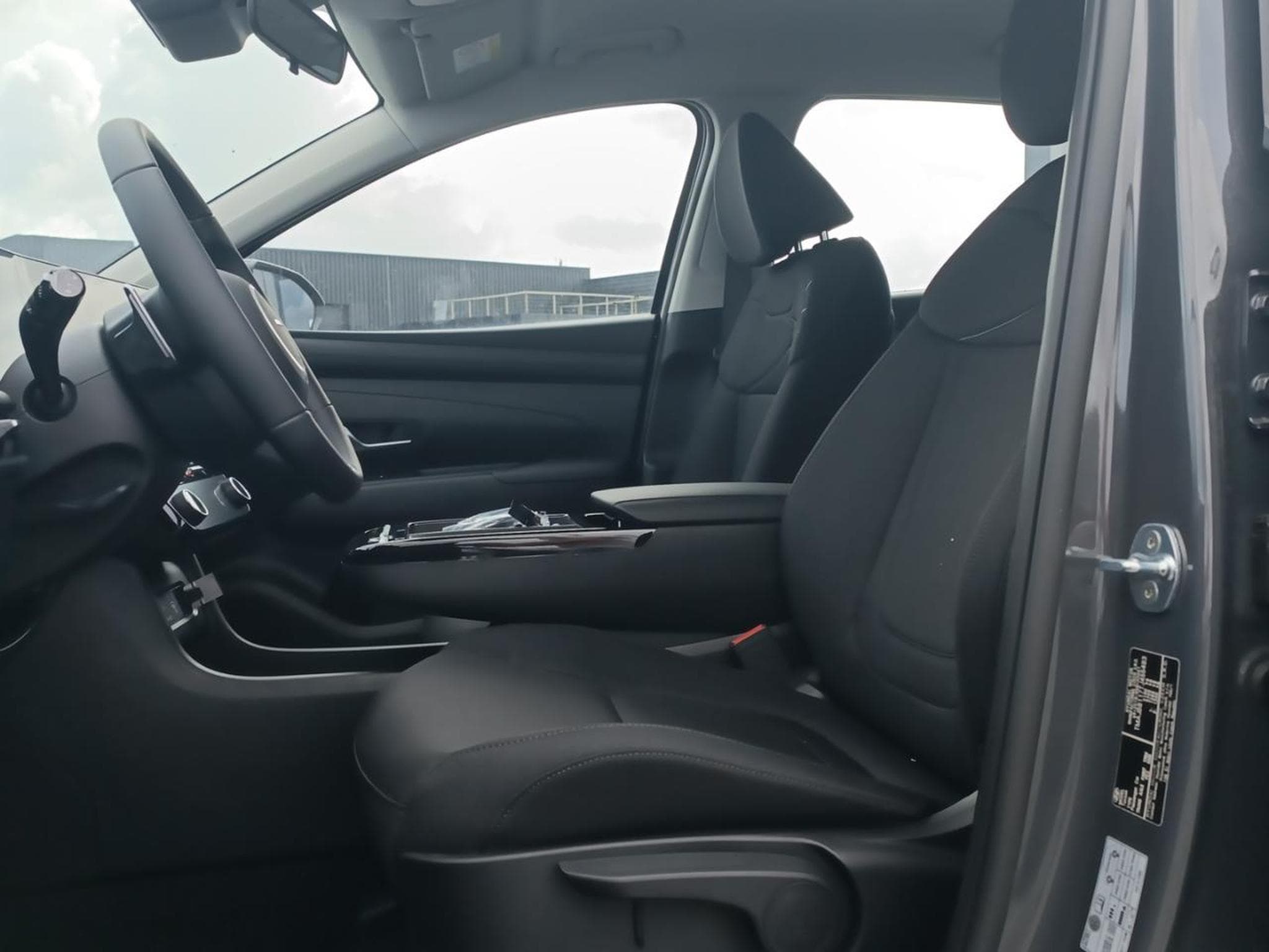 Hyundai TUCSON 1.6 T-GDI 239 HYBRID INTUITIVE (2026) - Photo 13