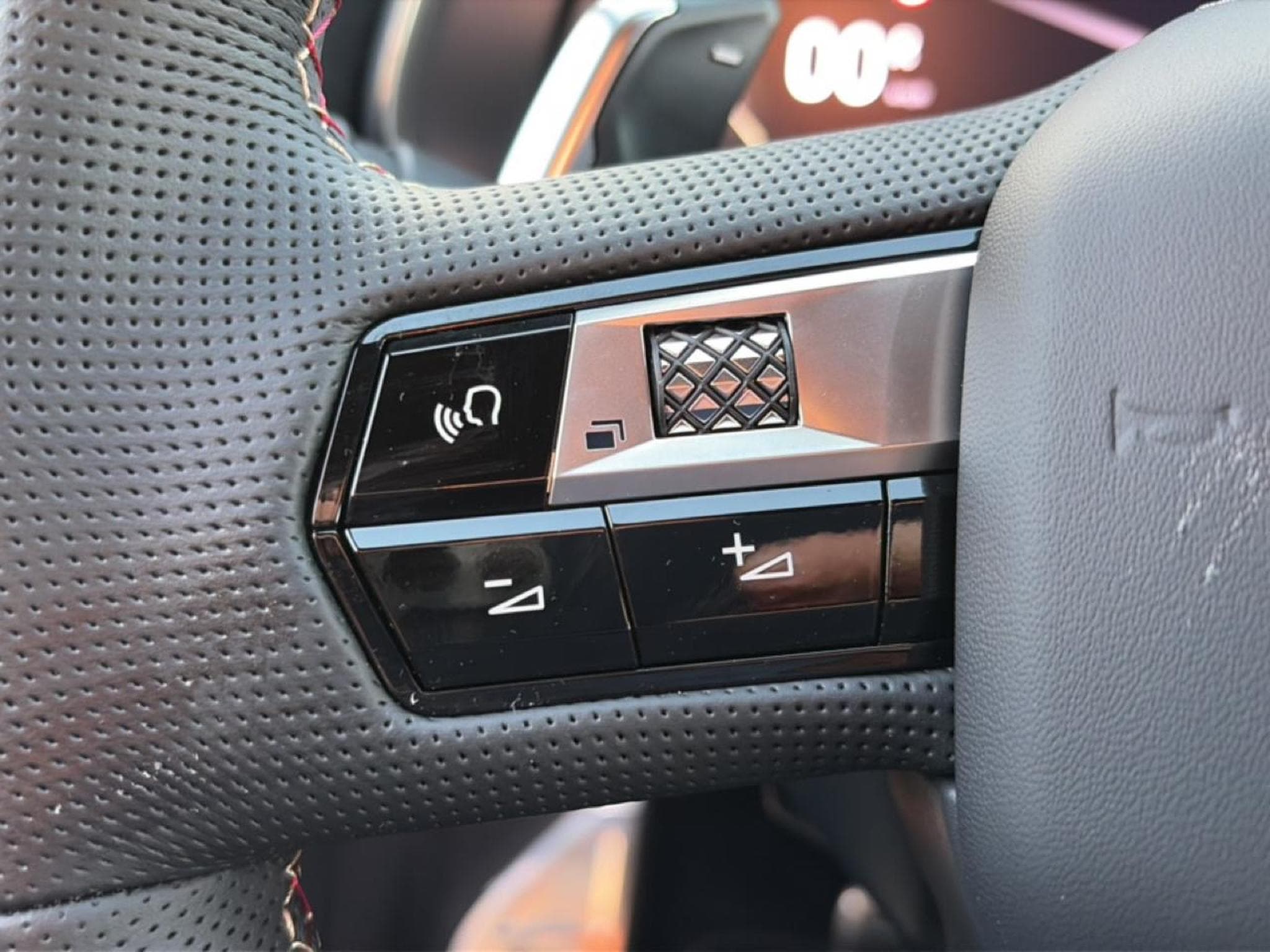 DS Automobiles DS7 1.5 BLUEHDI 130 PERFORMANCE LINE (2026) - Photo 18