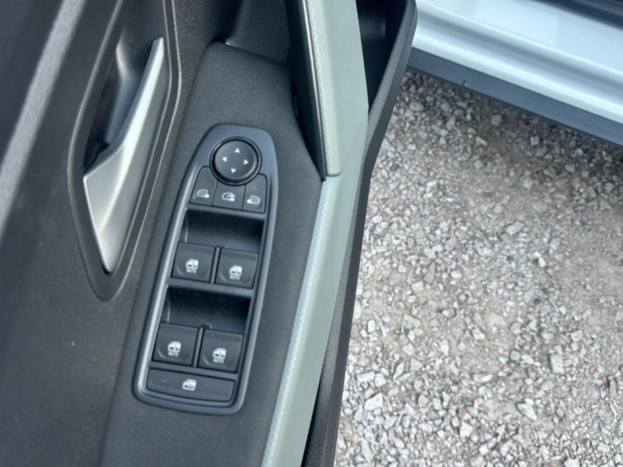 Dacia BIGSTER 1.2 MILD HYBRID 140 EXTREME (2026) - Photo 17