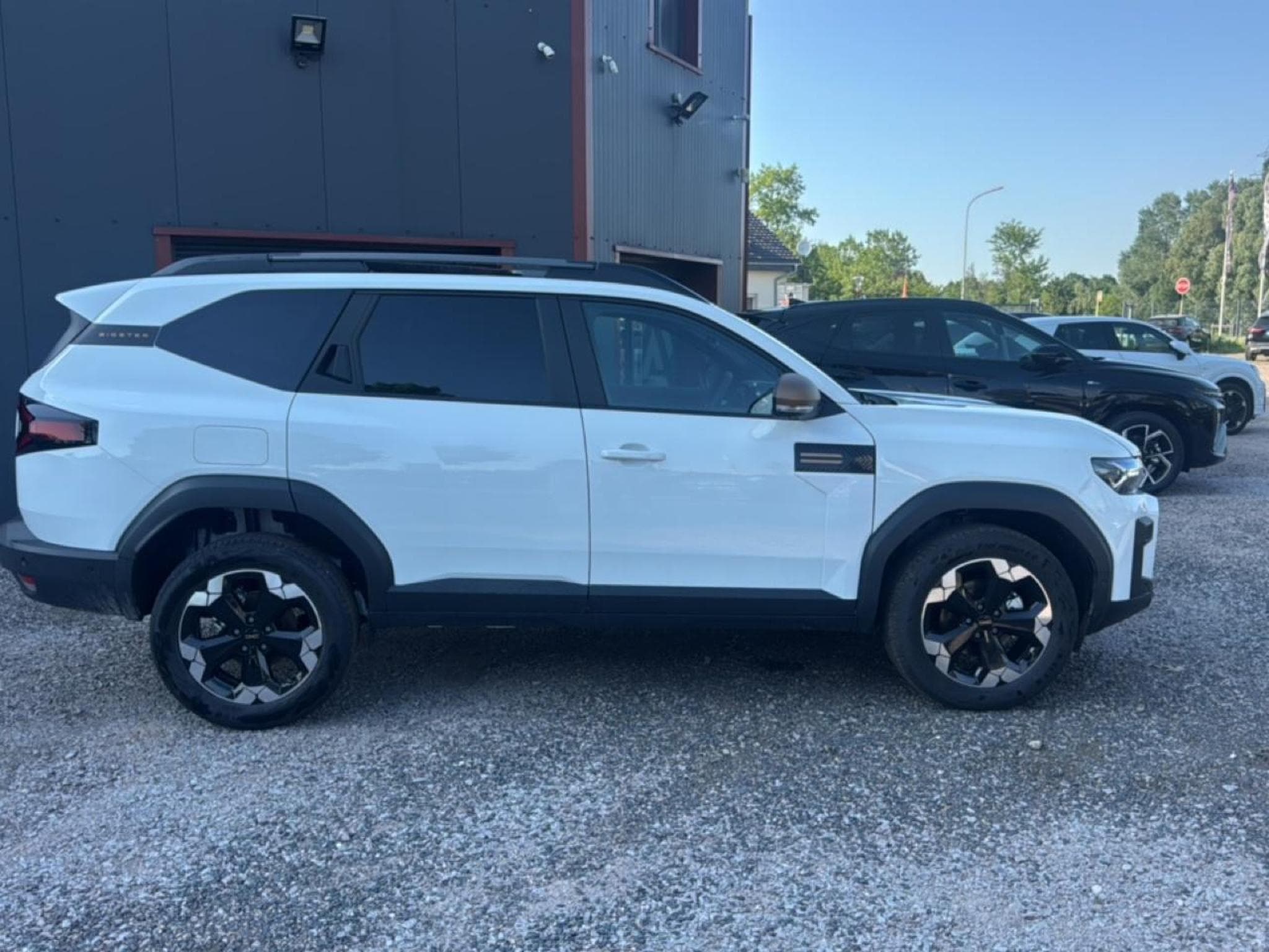Dacia BIGSTER 1.2 MILD HYBRID 140 EXTREME (2026) - Photo 4