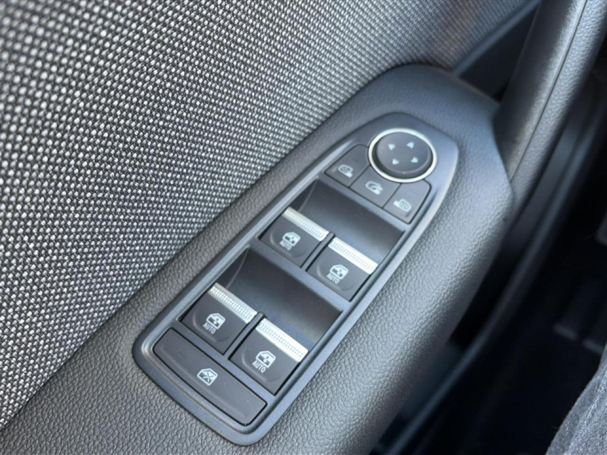Renault Captur 1.8 E-TECH FULL HYBRID 160 TECHNO (2026) - Photo 11
