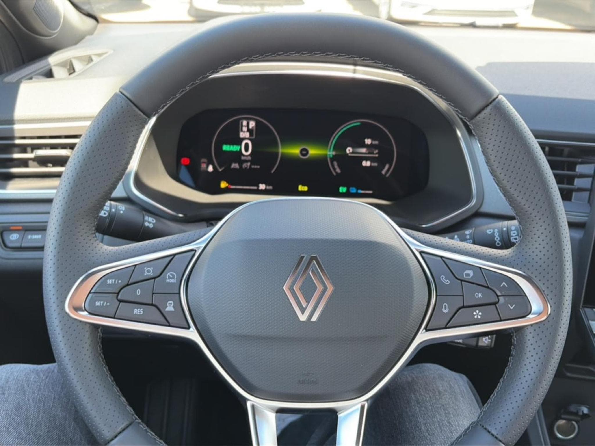 Renault Captur 1.8 E-TECH FULL HYBRID 160 TECHNO (2026) - Photo 13