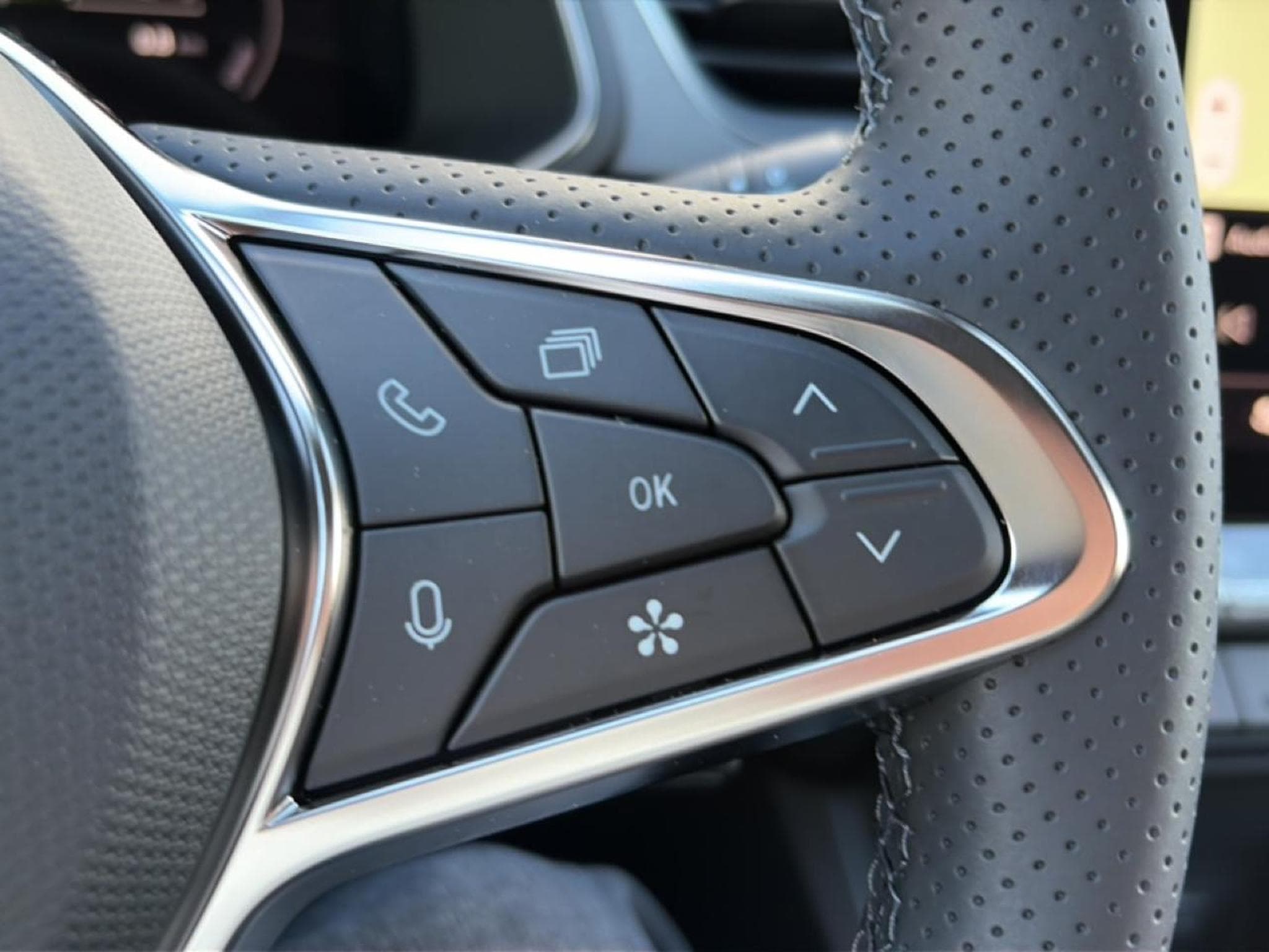Renault Captur 1.8 E-TECH FULL HYBRID 160 TECHNO (2026) - Photo 15