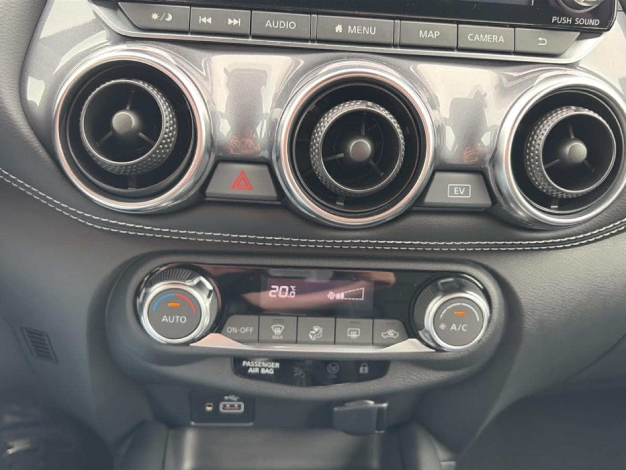Nissan JUKE 1.6 HYBRID 143 N-CONNECTA (2023) - Photo 20