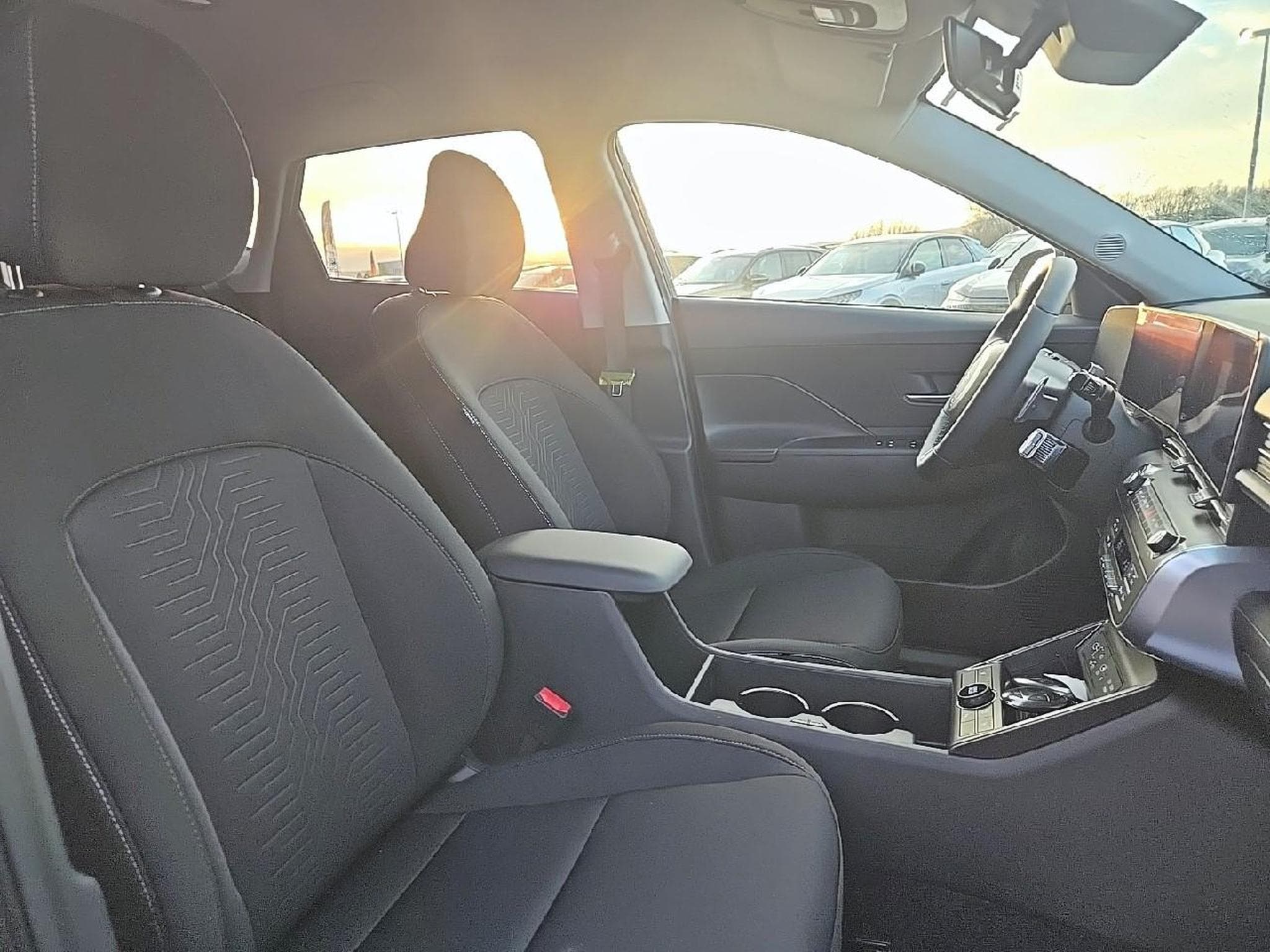 Hyundai KONA 1.6 GDI 138 HYBRID CREATIVE DCT-6 (2025) - Photo 12