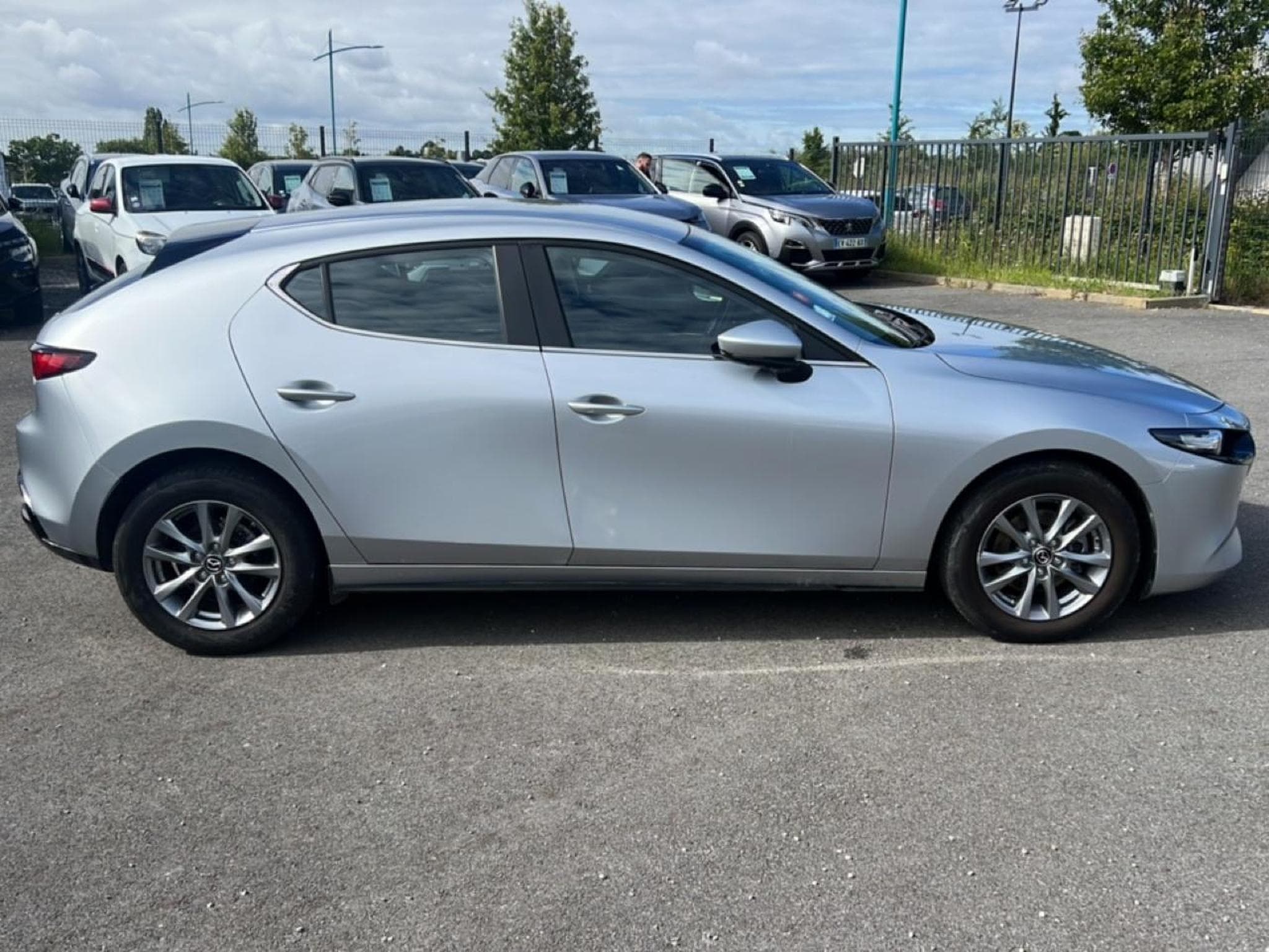 Mazda #3 2.0 E-SKYACTIV-G M-HYBRID 122 BUSINESS EXECUTIVE BVA 2022 (2023) - Photo 4