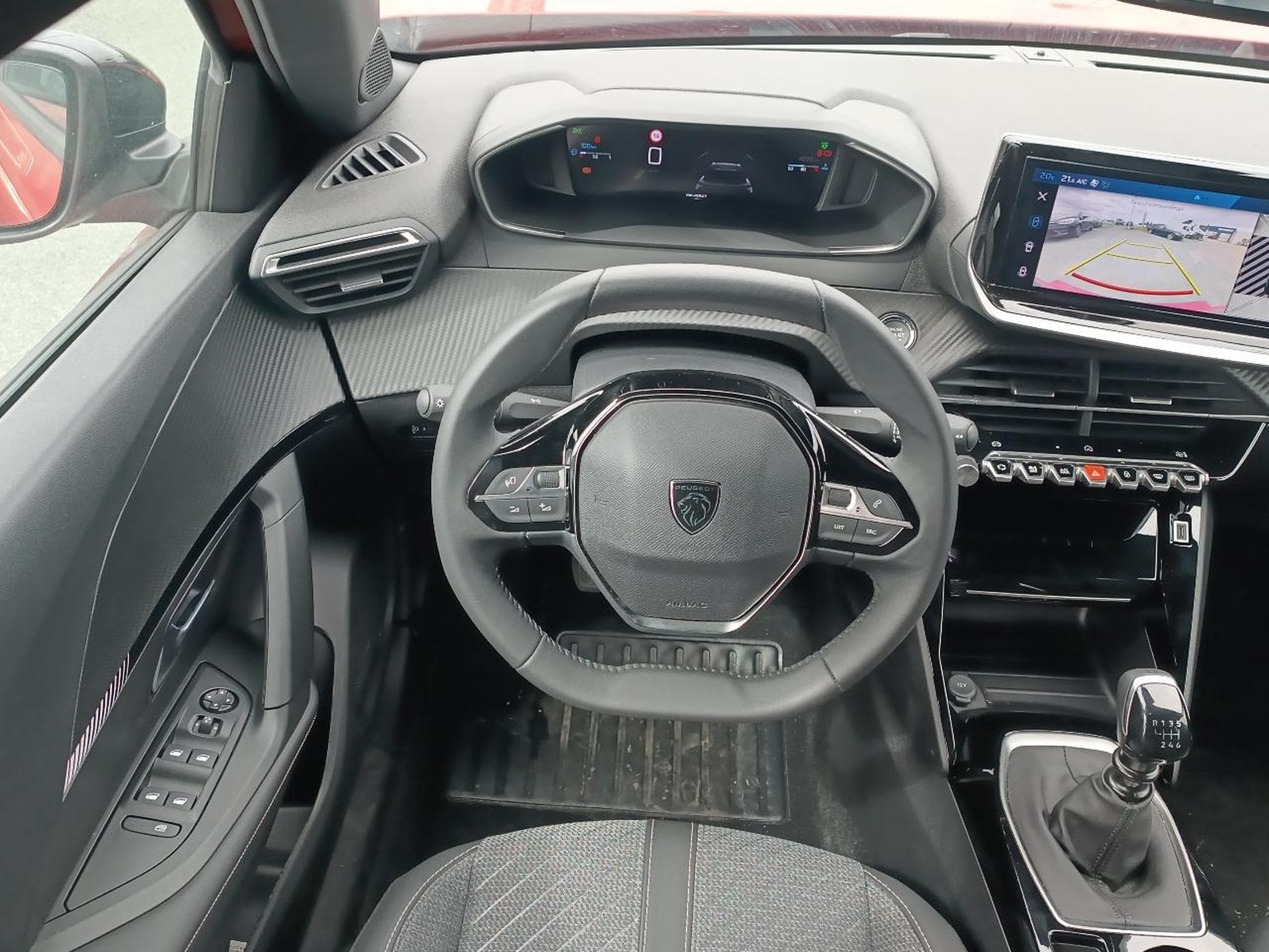 Peugeot 2008 1.2 100 ALLURE (2025) - Photo 13