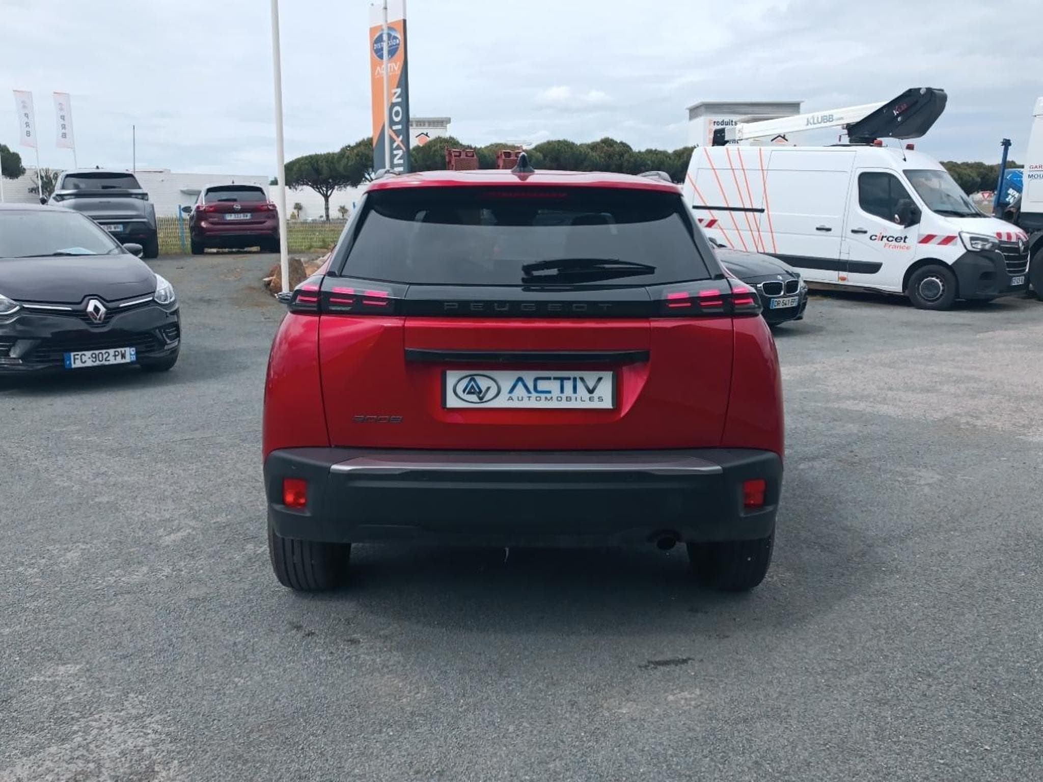 Peugeot 2008 1.2 100 ALLURE (2025) - Photo 6