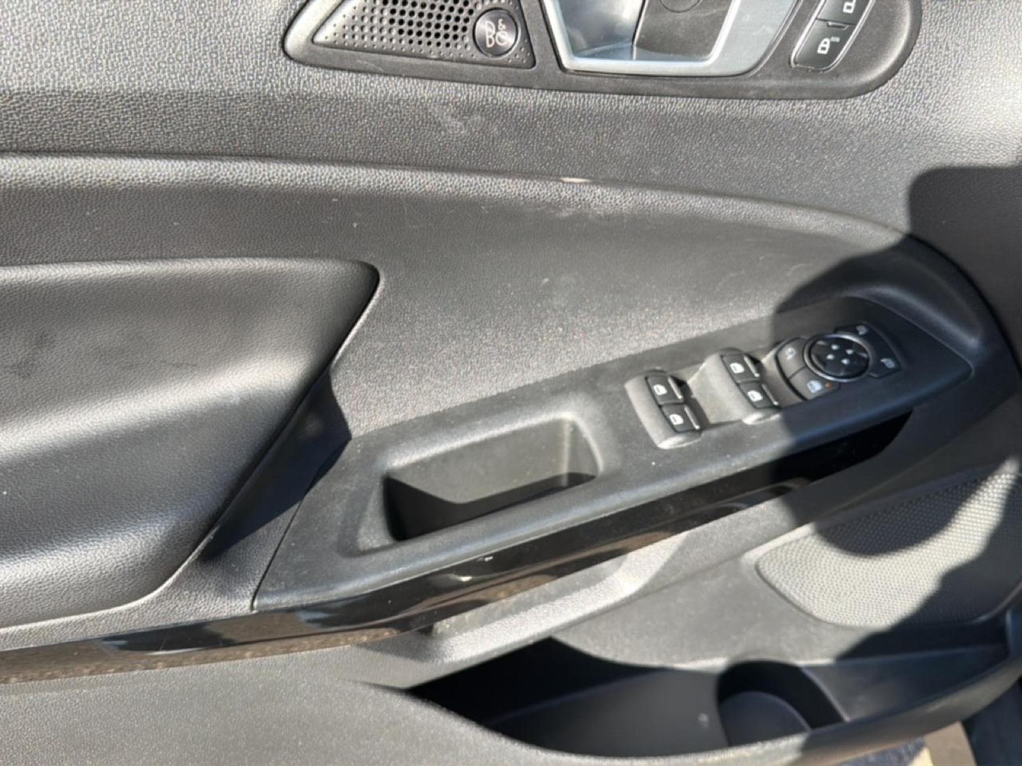Ford ECOSPORT 1.5 ECOBLUE 95 ST-LINE (2020) - Photo 11