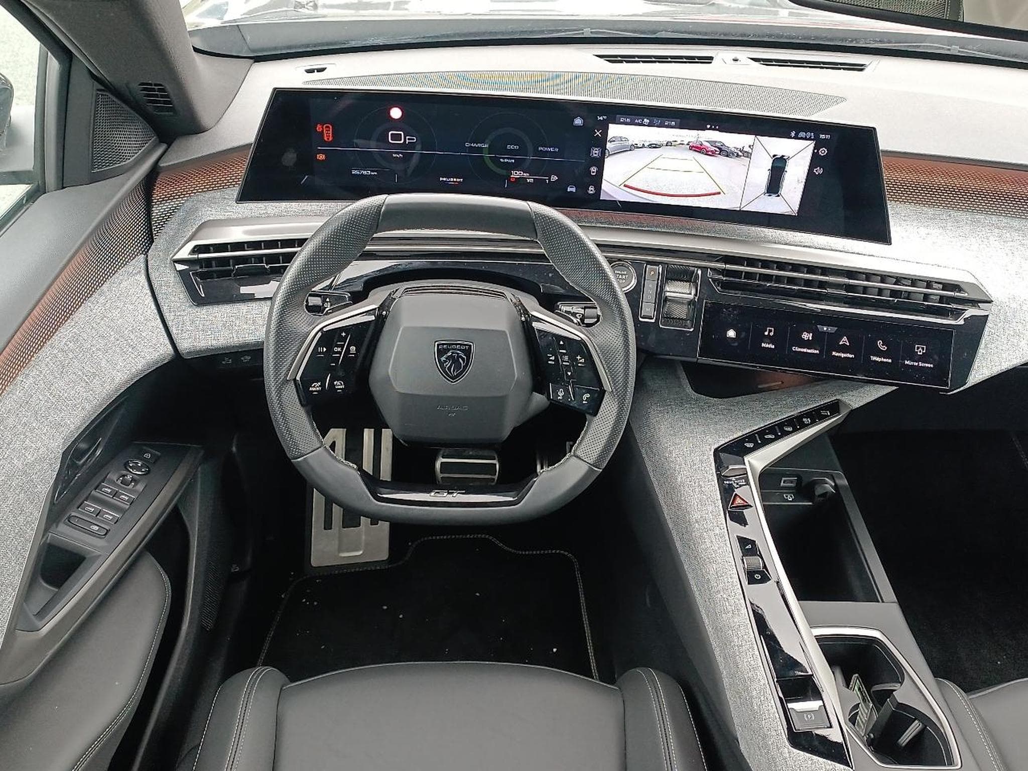 Peugeot 3008 1.2 HYBRID 145 GT E-DCS6 (2025) - Photo 13