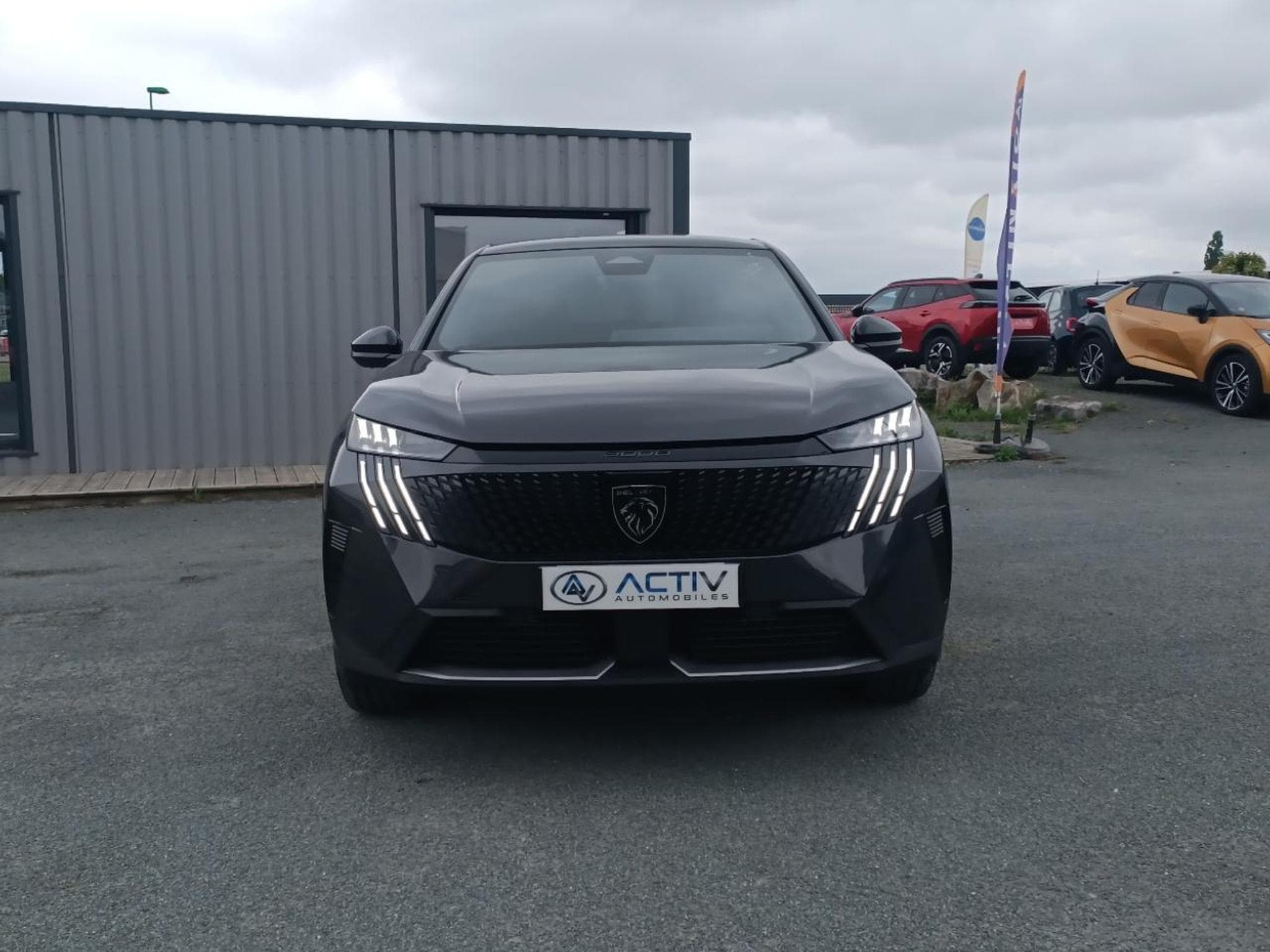 Peugeot 3008 1.2 HYBRID 145 GT E-DCS6 (2025) - Photo 2