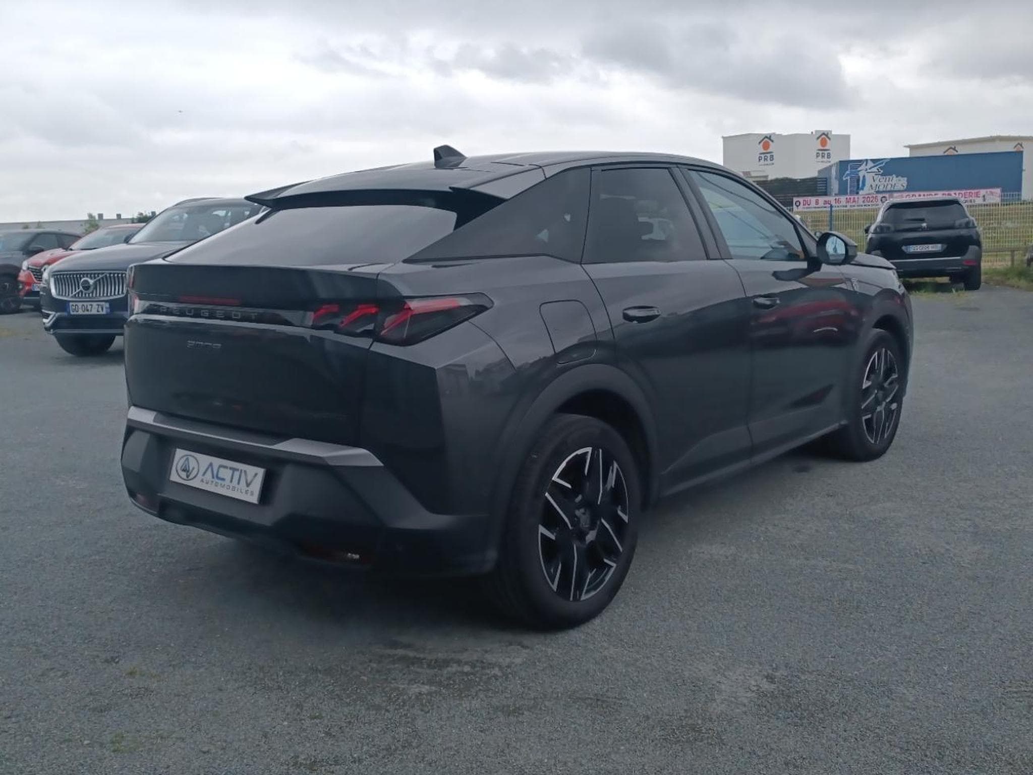 Peugeot 3008 1.2 HYBRID 145 GT E-DCS6 (2025) - Photo 5