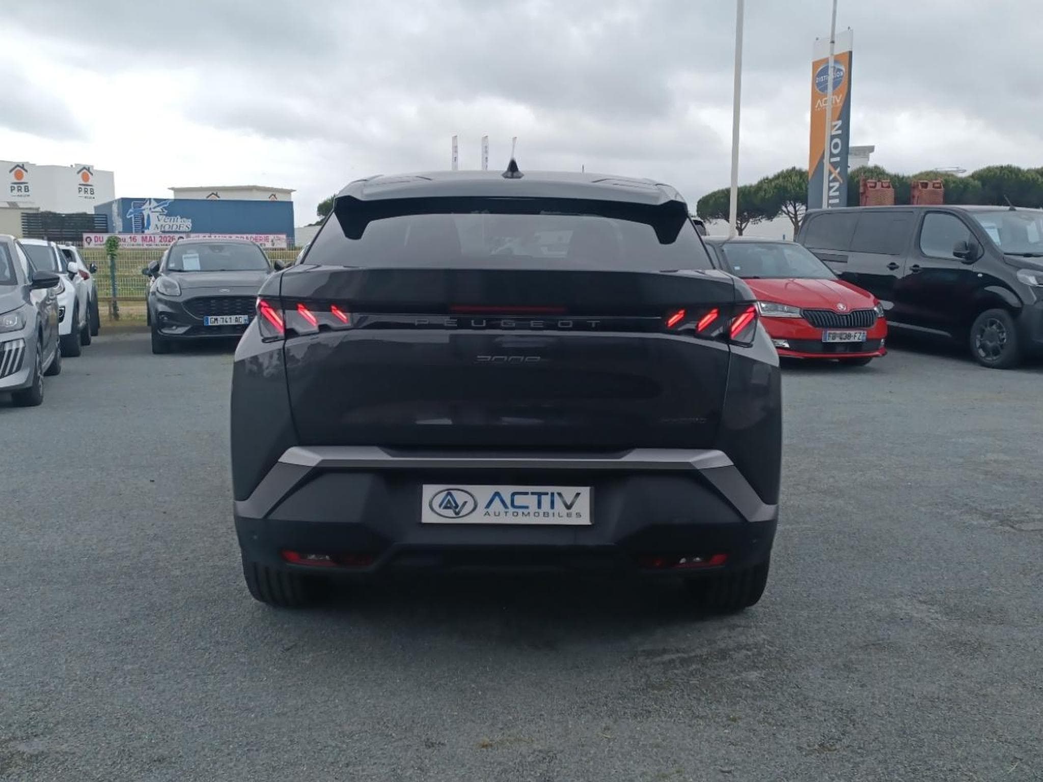 Peugeot 3008 1.2 HYBRID 145 GT E-DCS6 (2025) - Photo 6