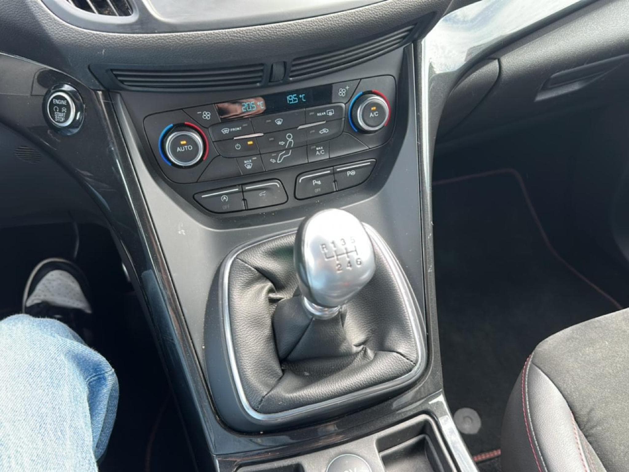 Ford Kuga 1.5 ECOBOOST 150 ST-LINE 4X2 (2018) - Photo 17