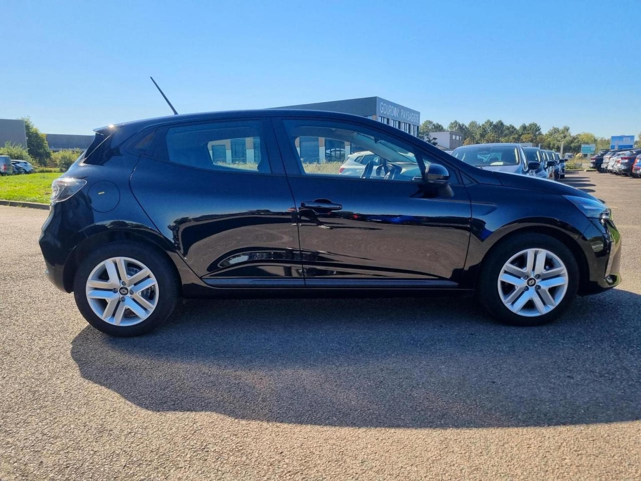 Renault Clio 1.5 DCI 100 EVOLUTION (2025) - Photo 4