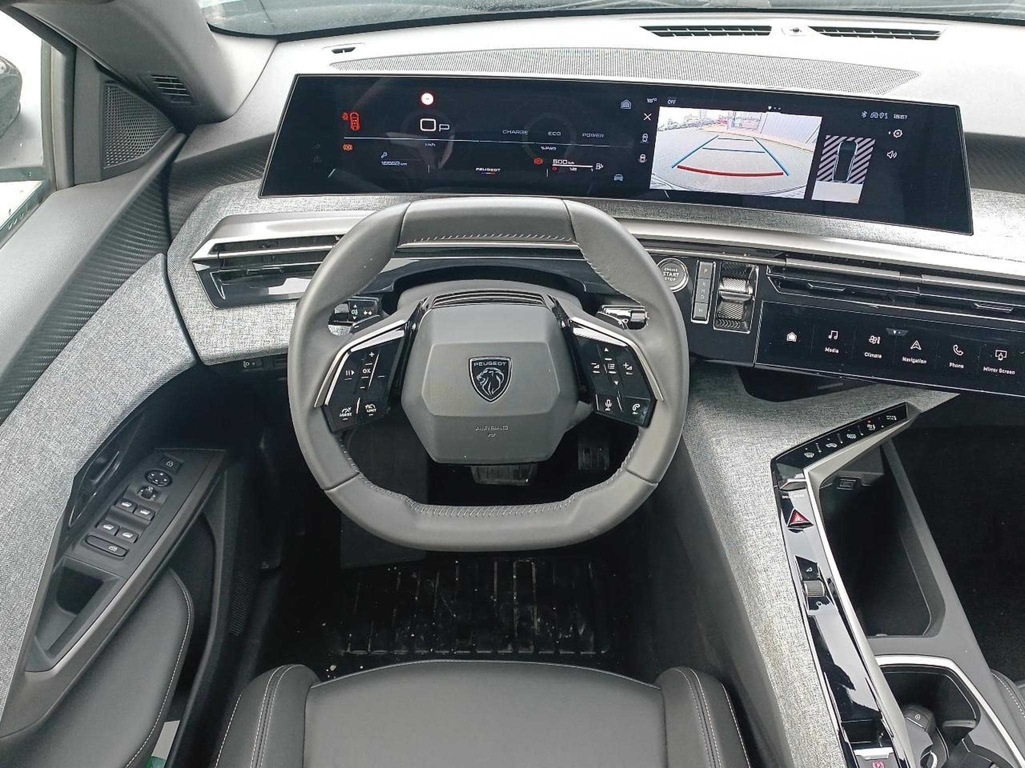 Peugeot 3008 1.2 HYBRID 145 ALLURE E-DCS6 (2025) - Photo 13