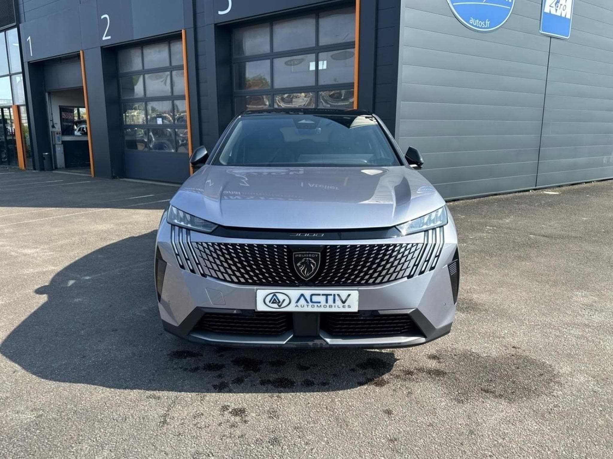 Peugeot 3008 1.2 HYBRID 145 GT E-DCS6 (2025) - Photo 2