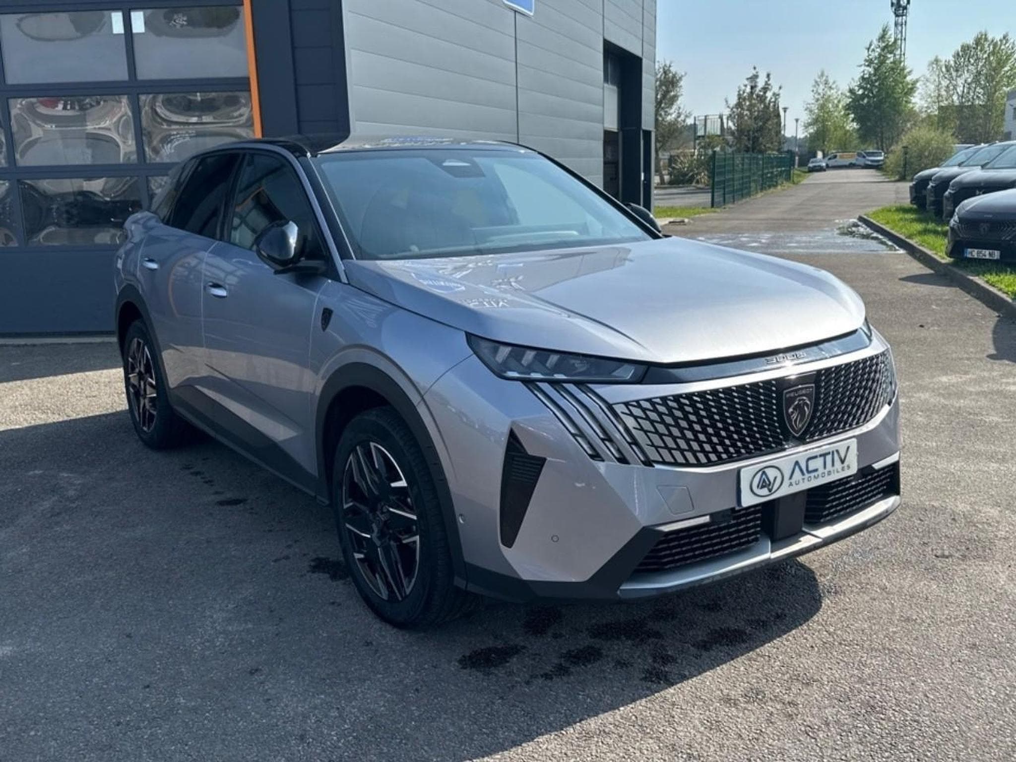 Peugeot 3008 1.2 HYBRID 145 GT E-DCS6 (2025) - Photo 3